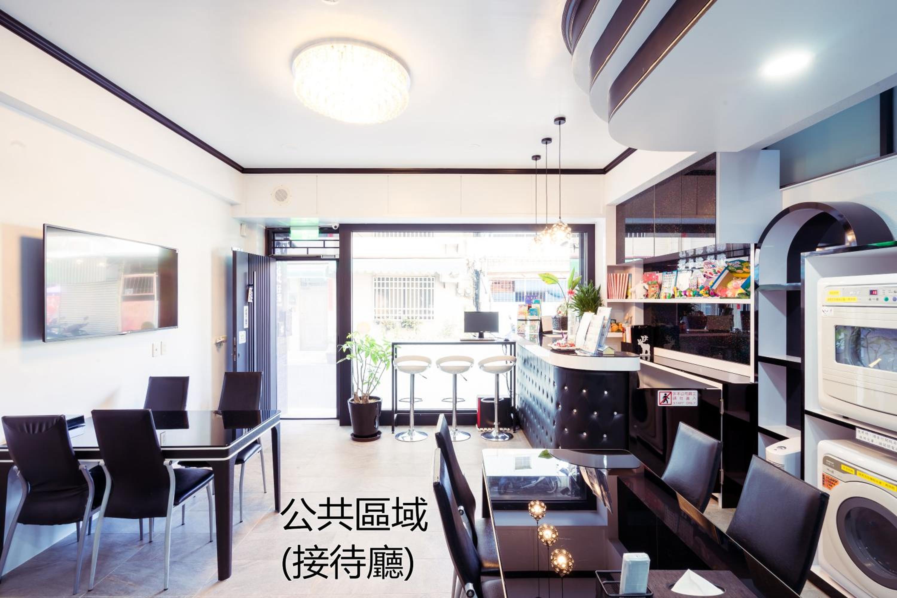 台南樂遊親子溜滑梯電梯民宿
