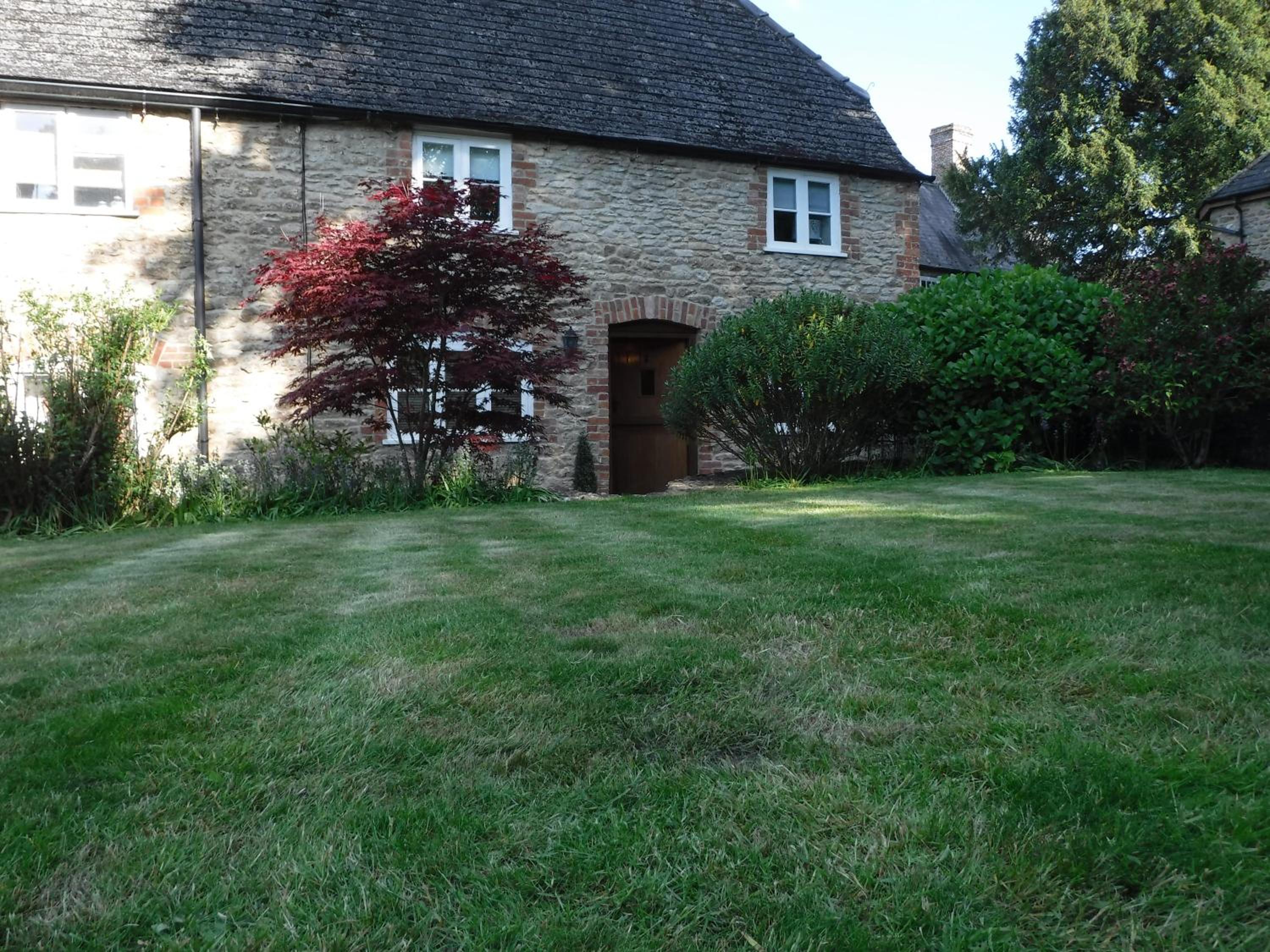 2 Vicarage Lane
