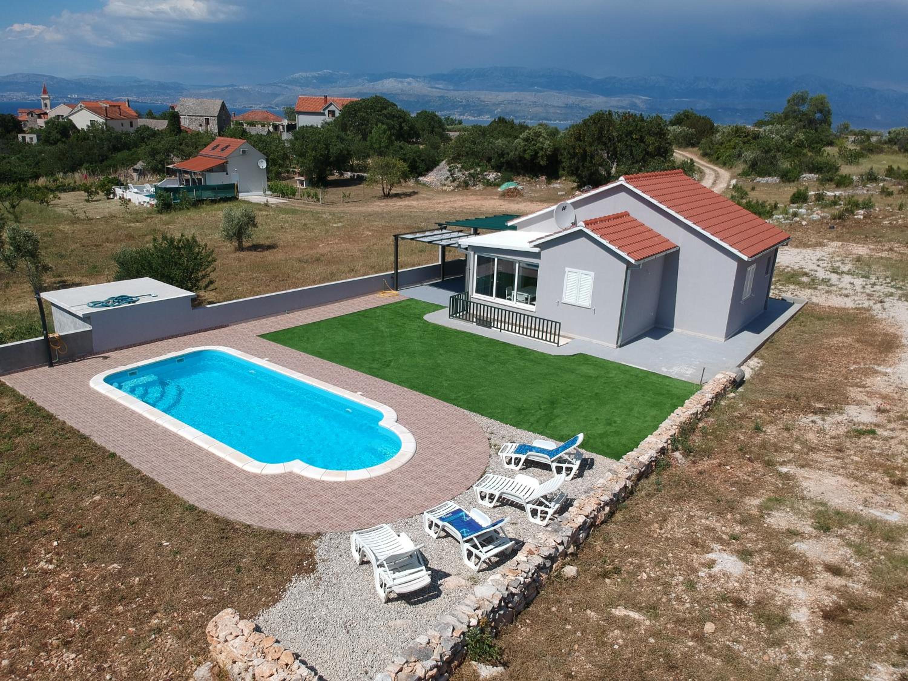 Nane Garden house with heated pool view 4