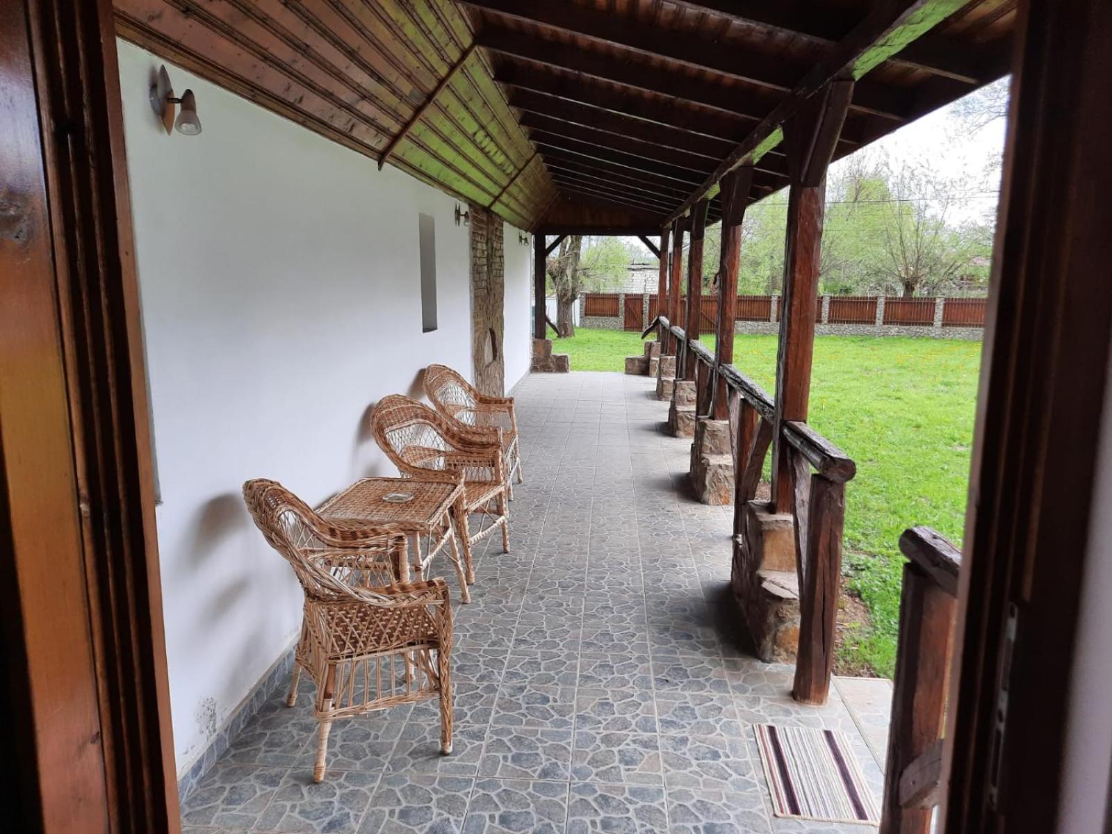 Casa de Peste Apă view 2
