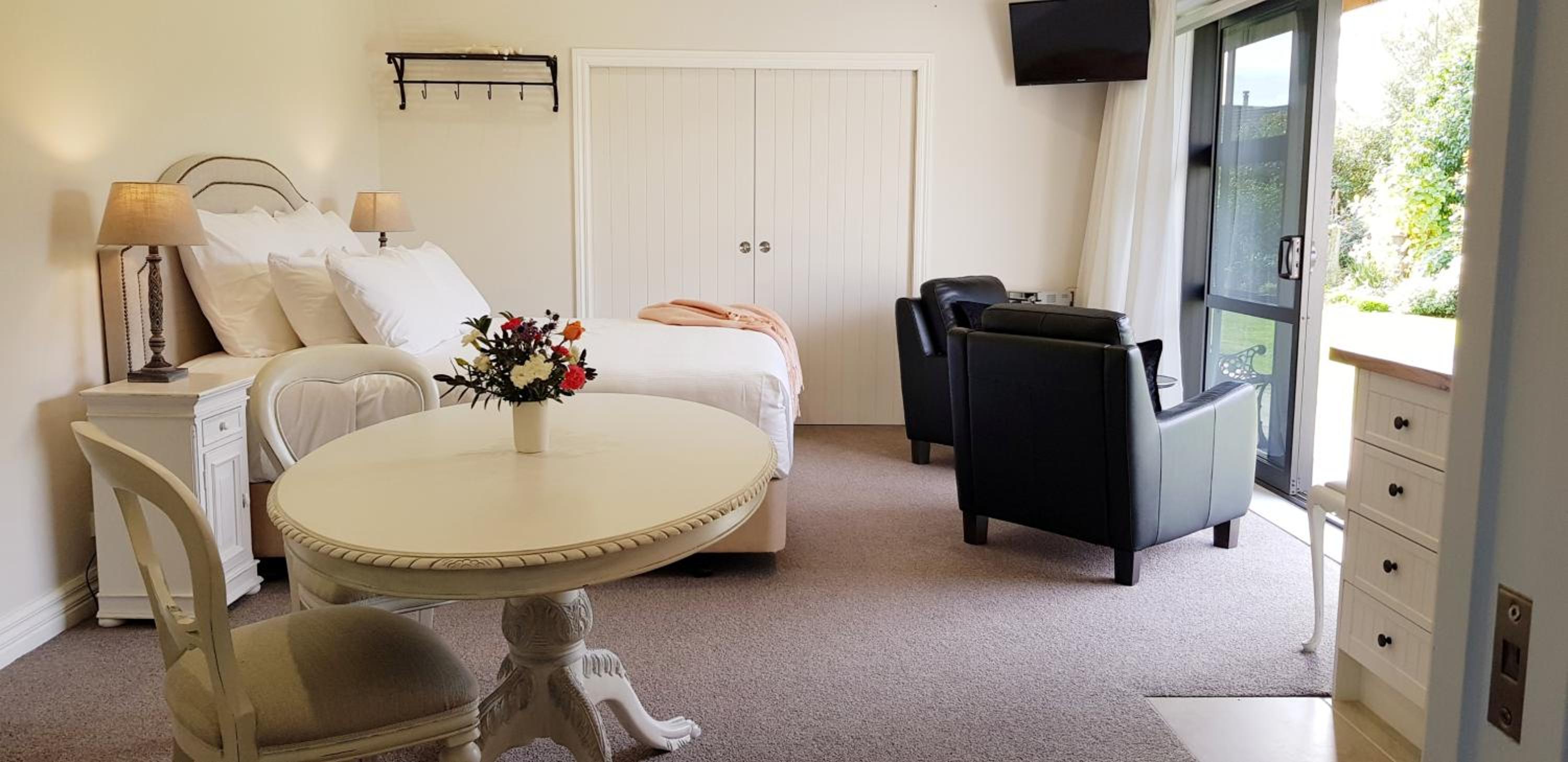 Belle Maison French Country Stay view 5