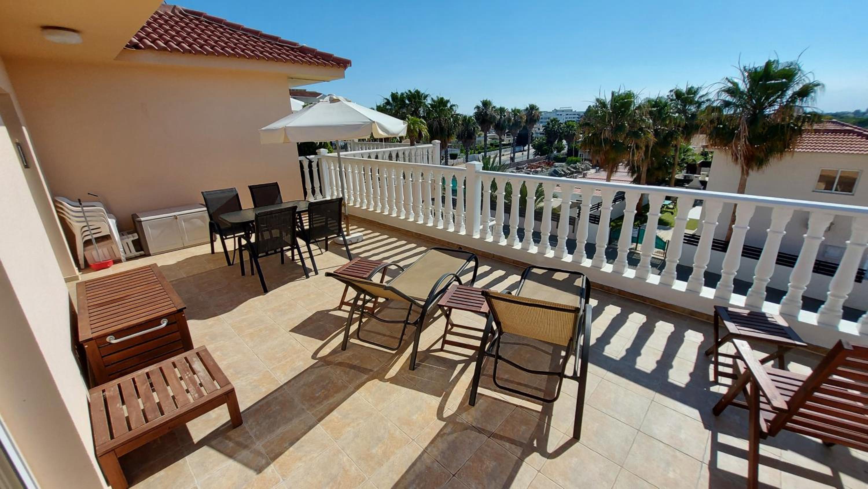 Nissi Golden Sands Lome