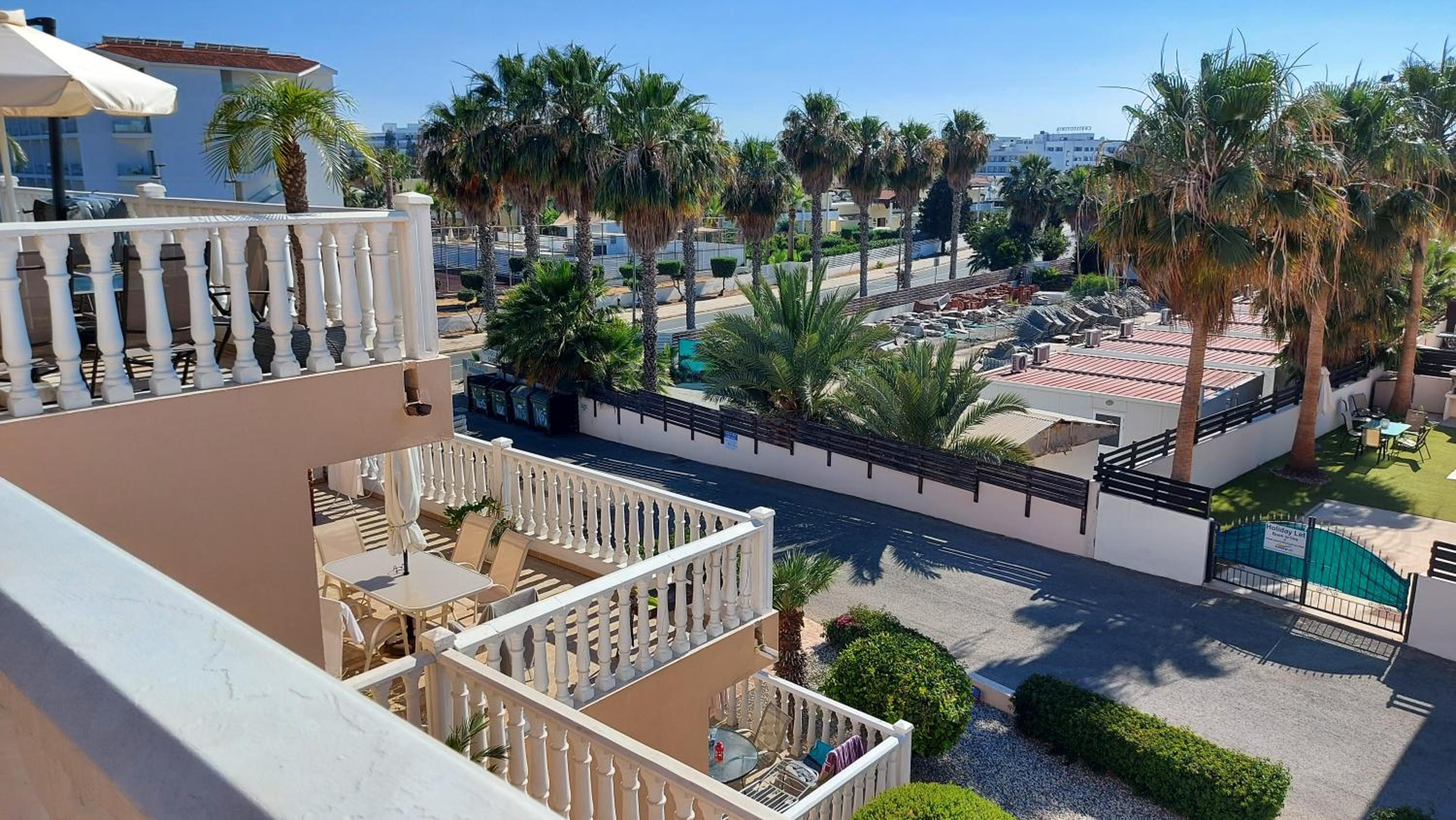 Nissi Golden Sands Lome
