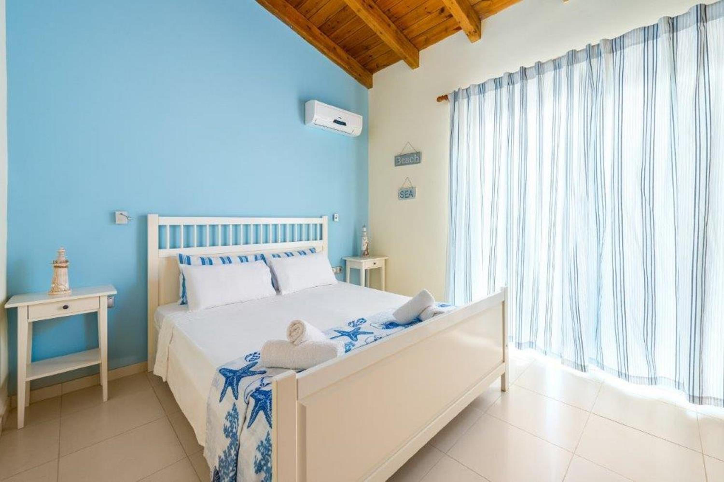 Cathrin Beachfront Villa view 4