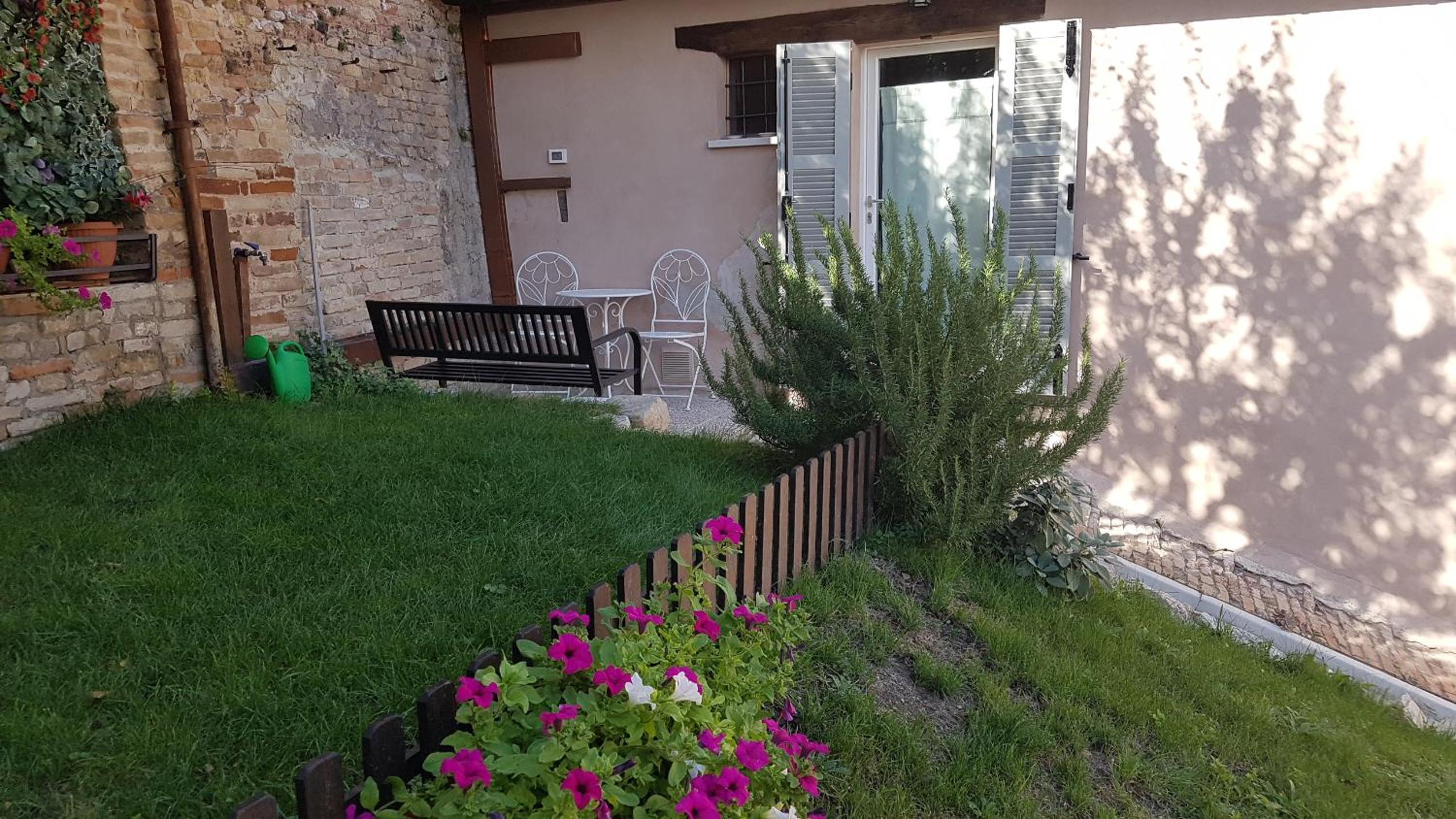 Photo 33