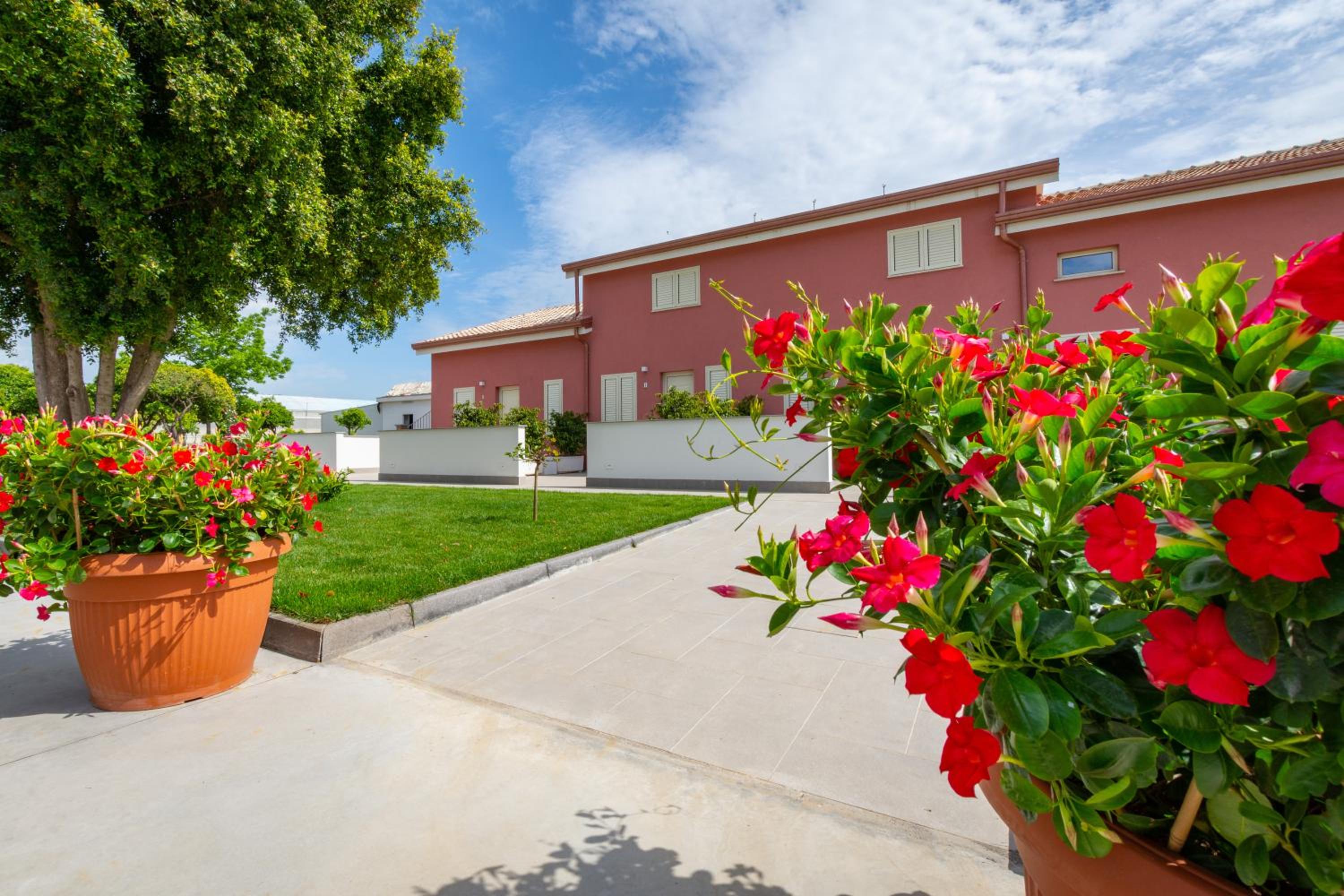 Dipladenia Garden Country Resort view 3