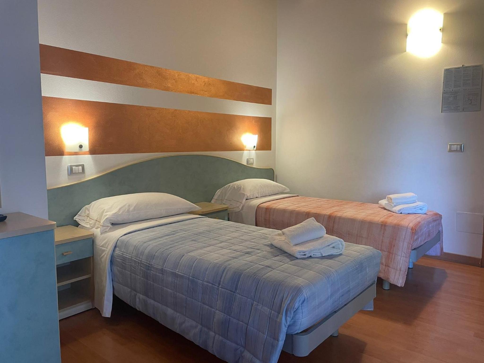 Vittoria Rooms Peschiera view 2