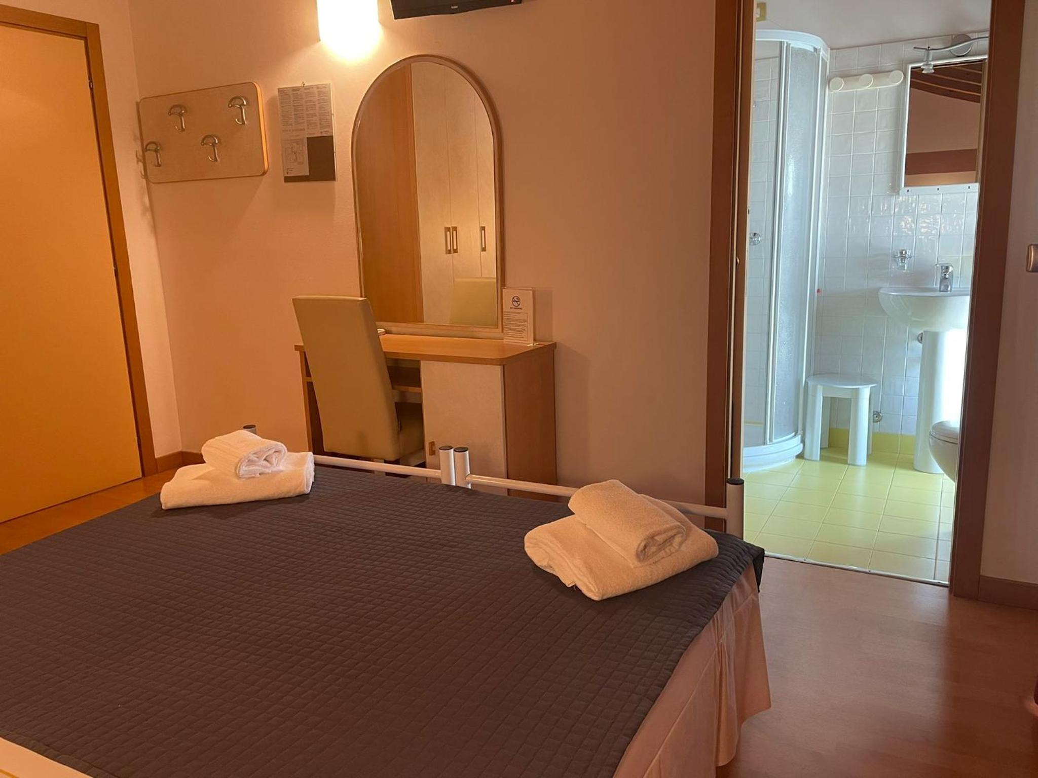 Vittoria Rooms Peschiera view 4