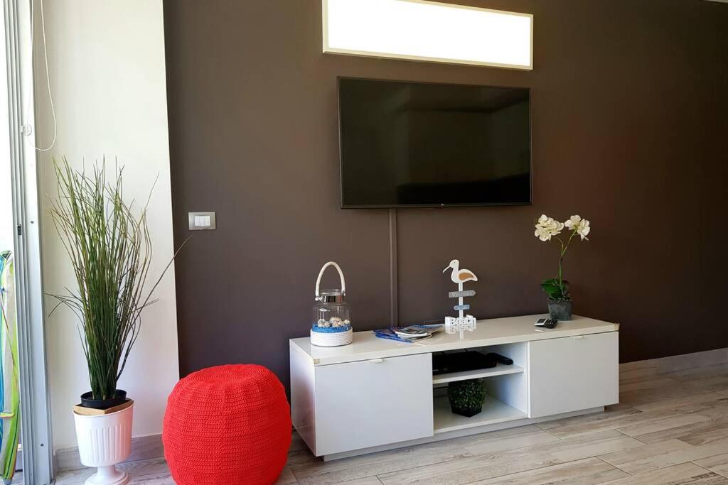 Luxury apt 1 MINUTE from the Beach of the Dunes