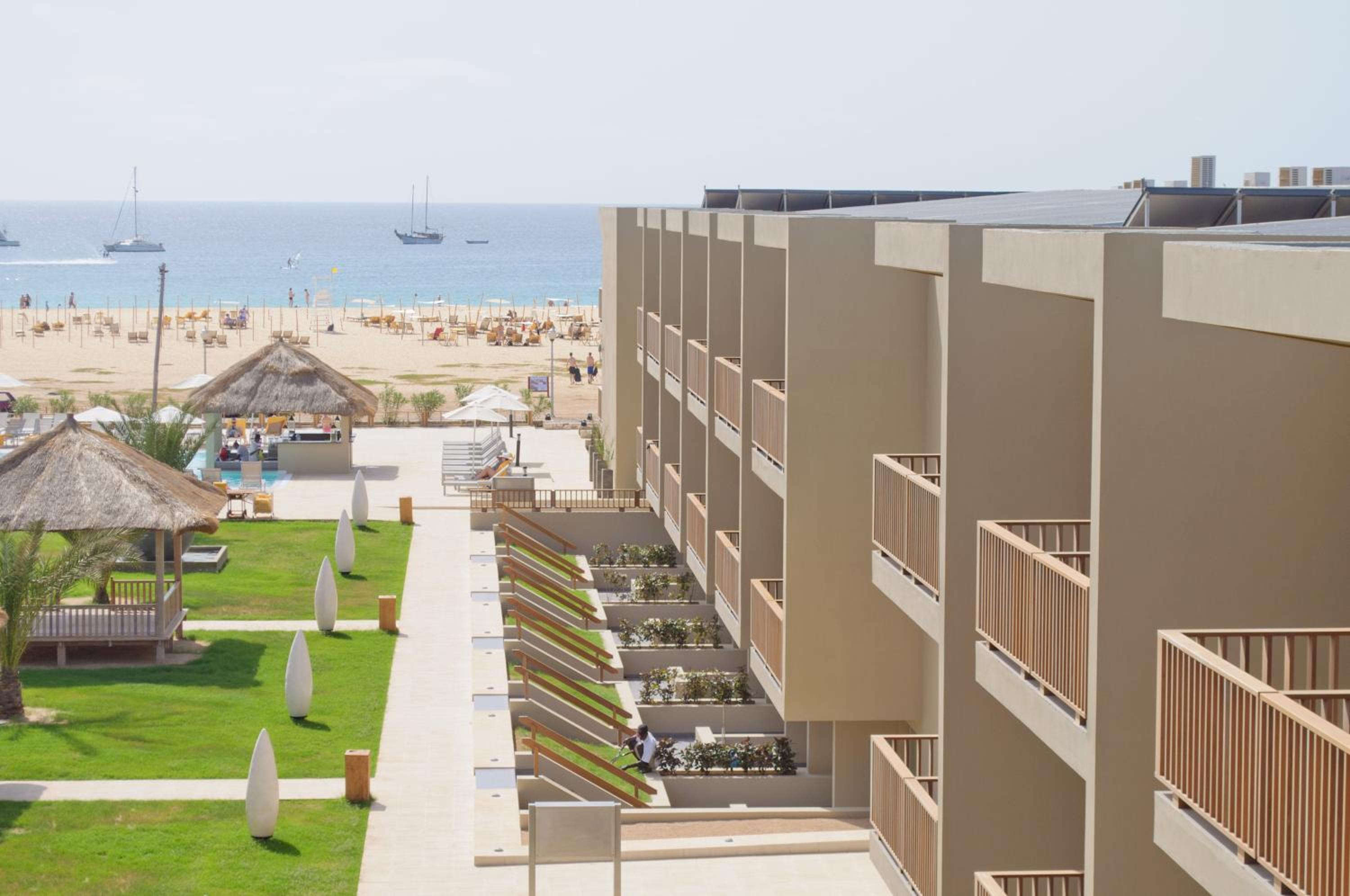 Oasis Salinas Sea
