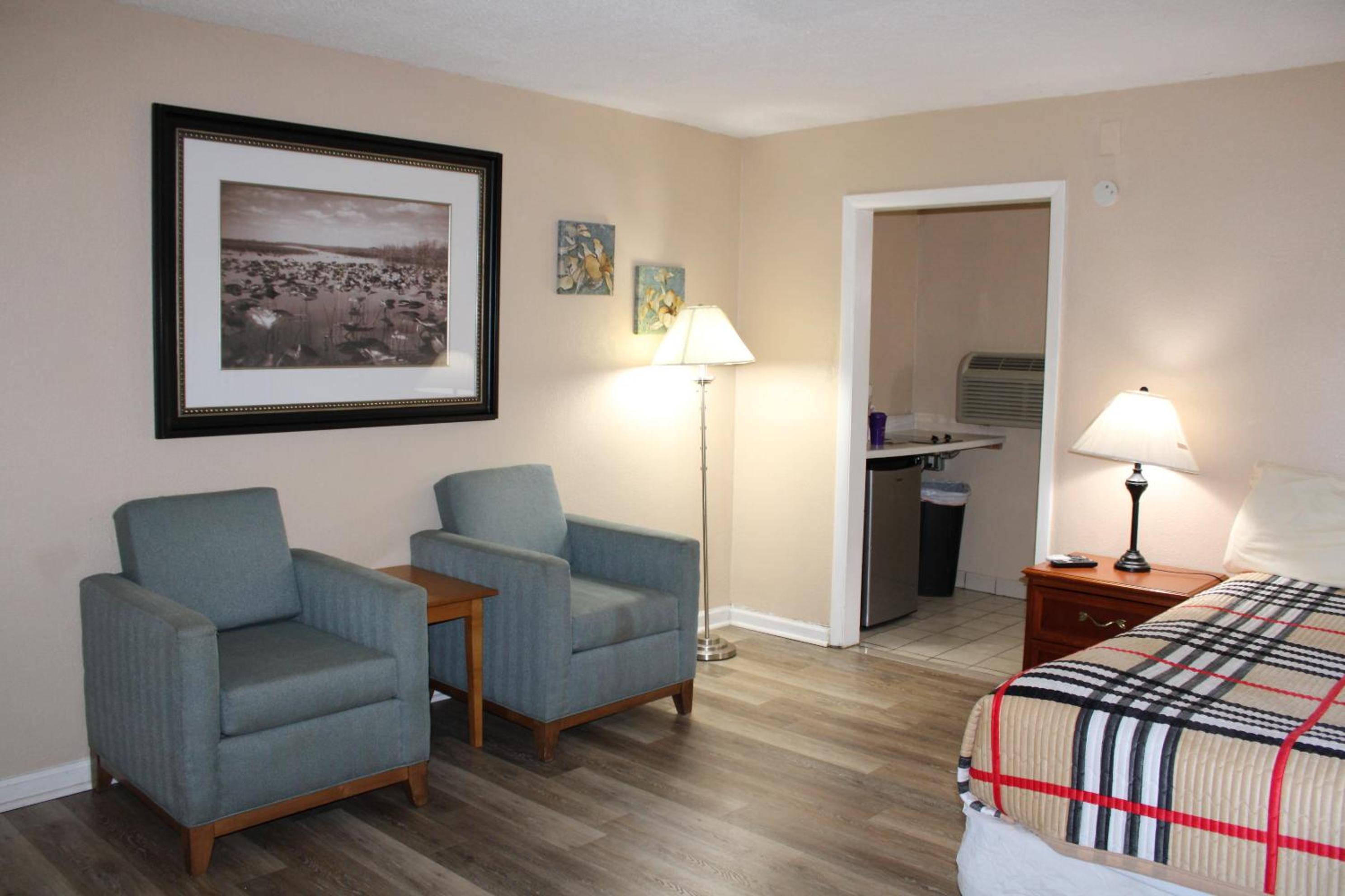 Winchester Vacations - ANS INN SUITES - Property Image 41