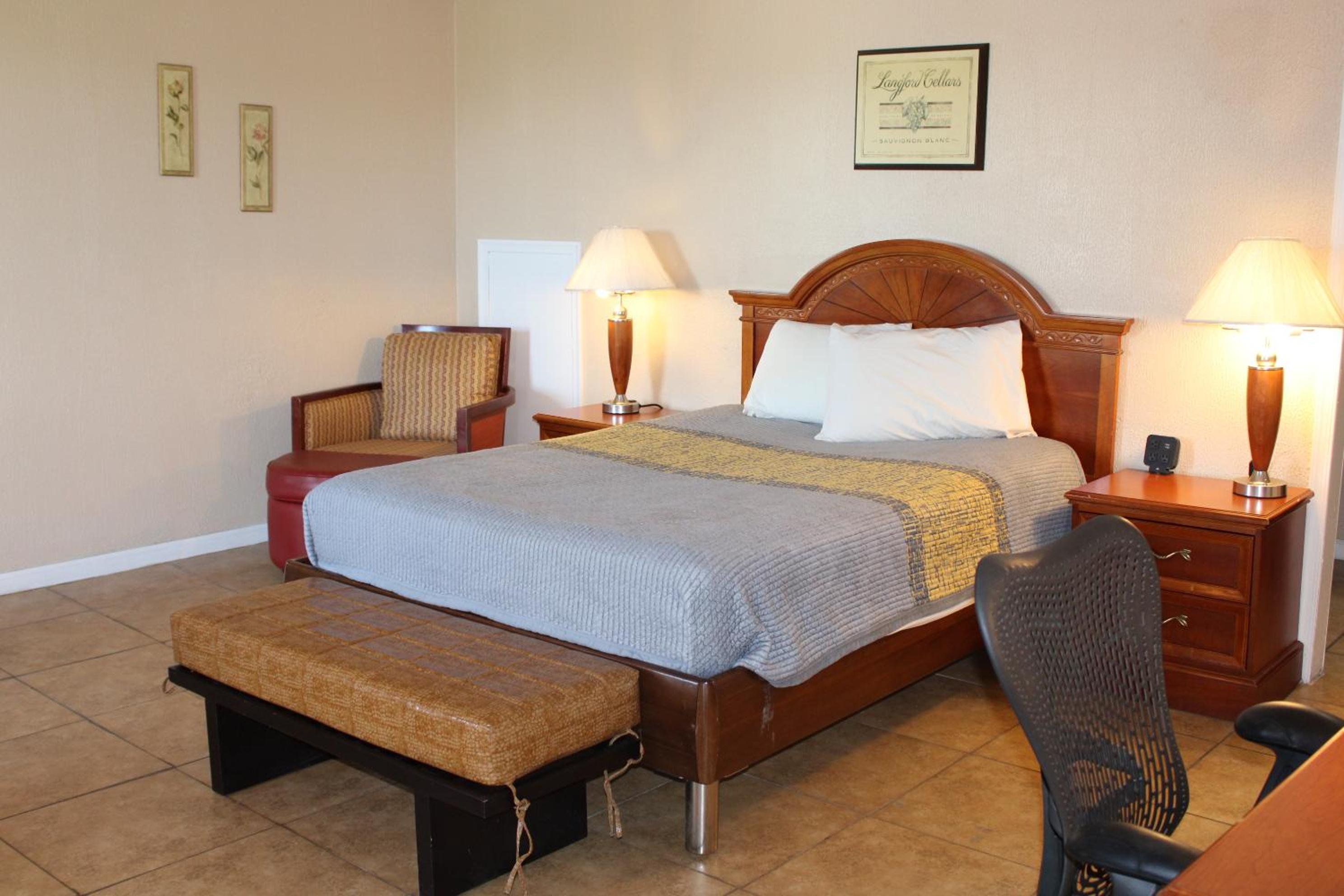 Winchester Vacations - ANS INN SUITES - Property Image 57