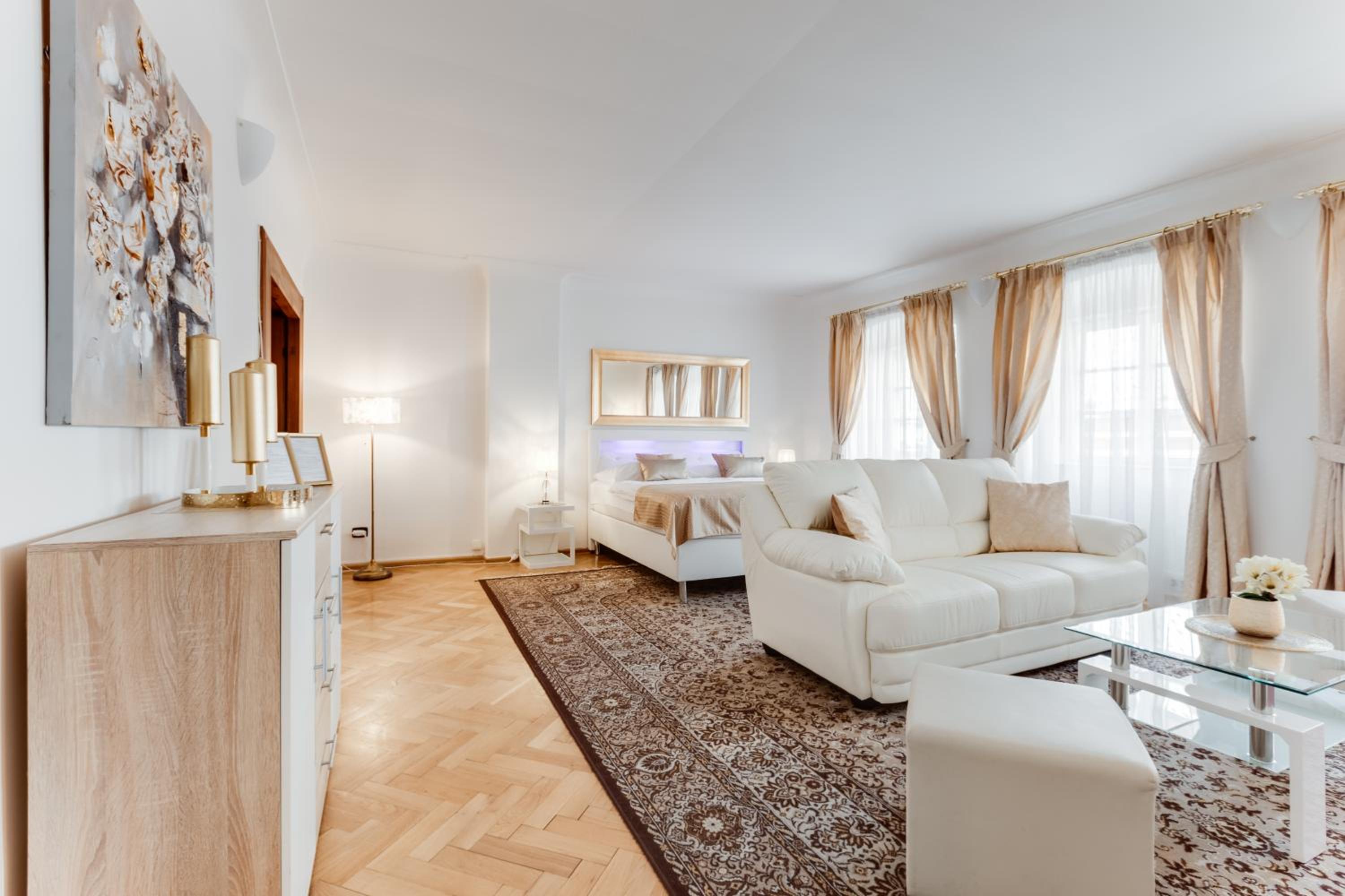 Charles Bridge Royal Apartments - Castle District