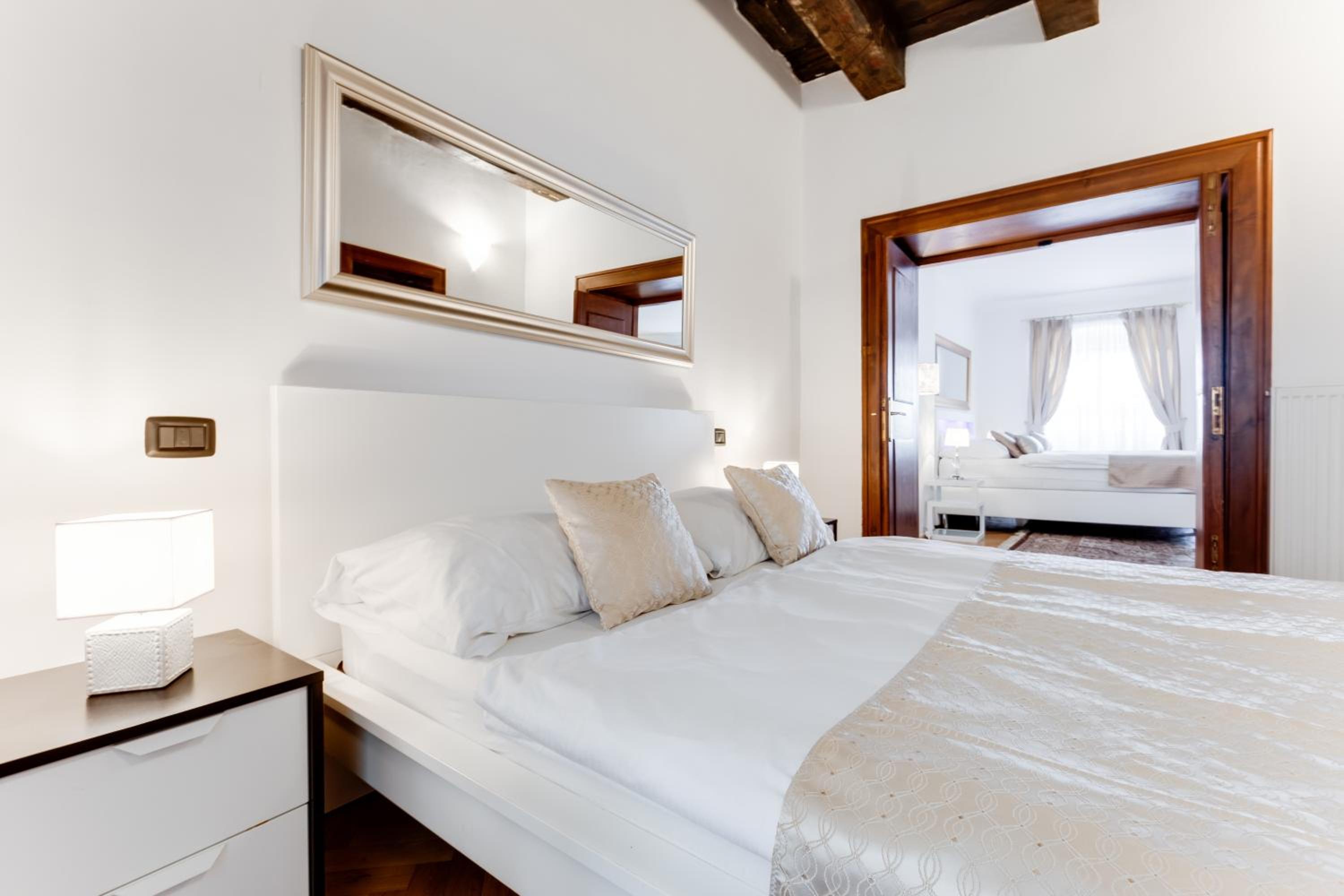 Charles Bridge Royal Apartments - Castle District