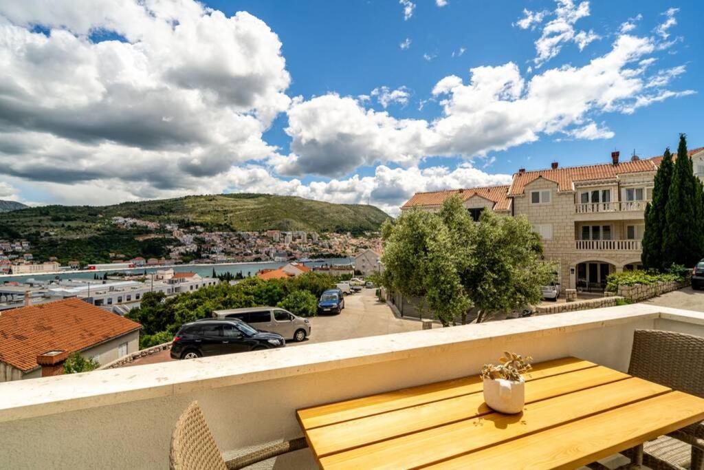 Villa Diana: Bayside View Beauty - a romantic home