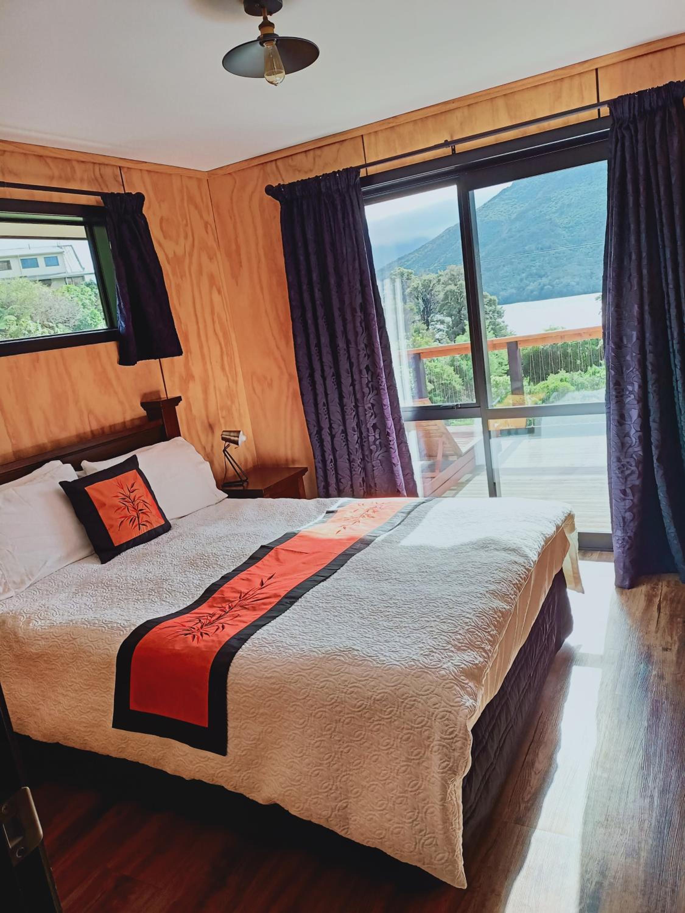 Marlborough Sounds Accommodation 792 view 3