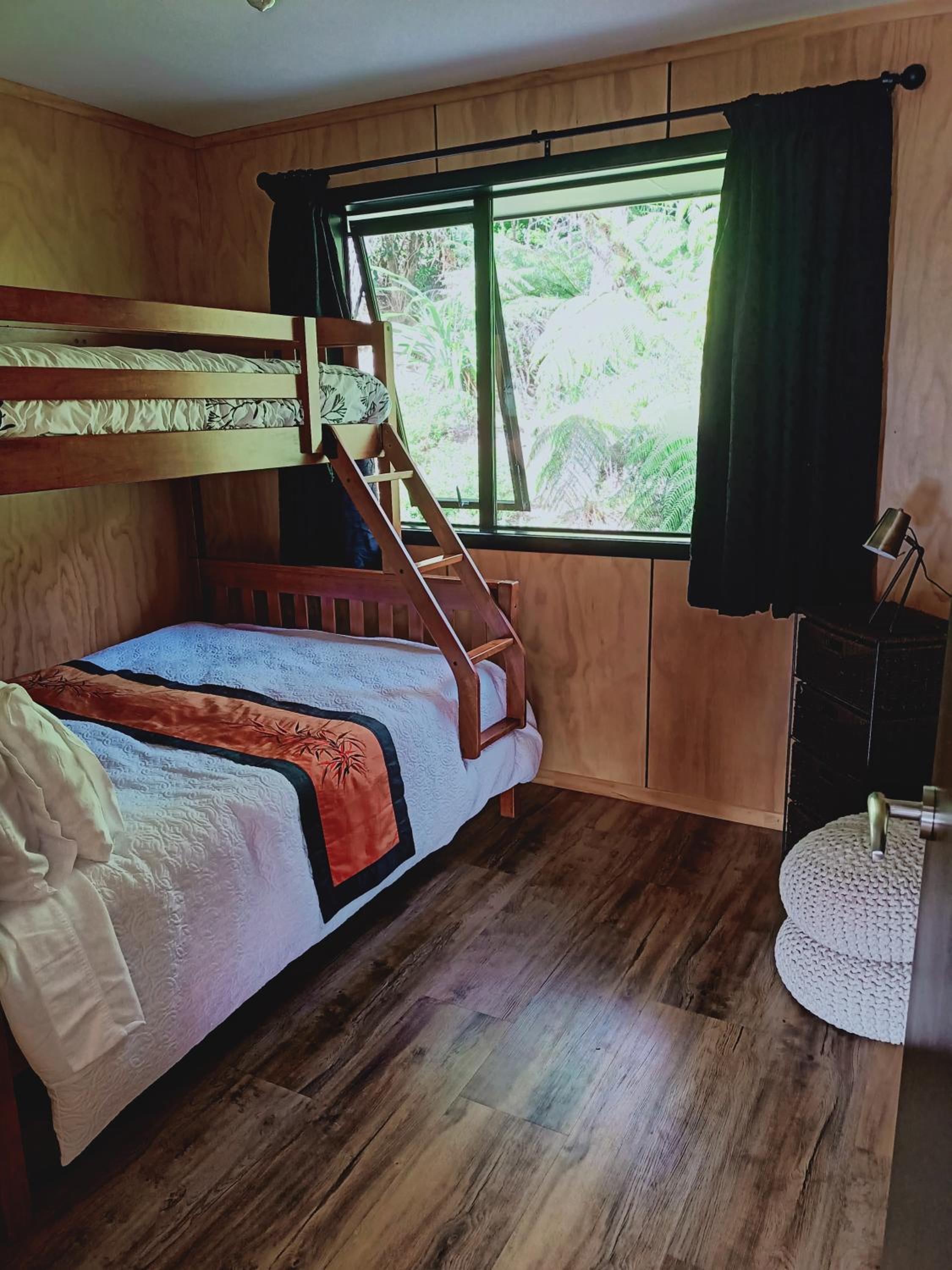 Marlborough Sounds Accommodation 792 view 4