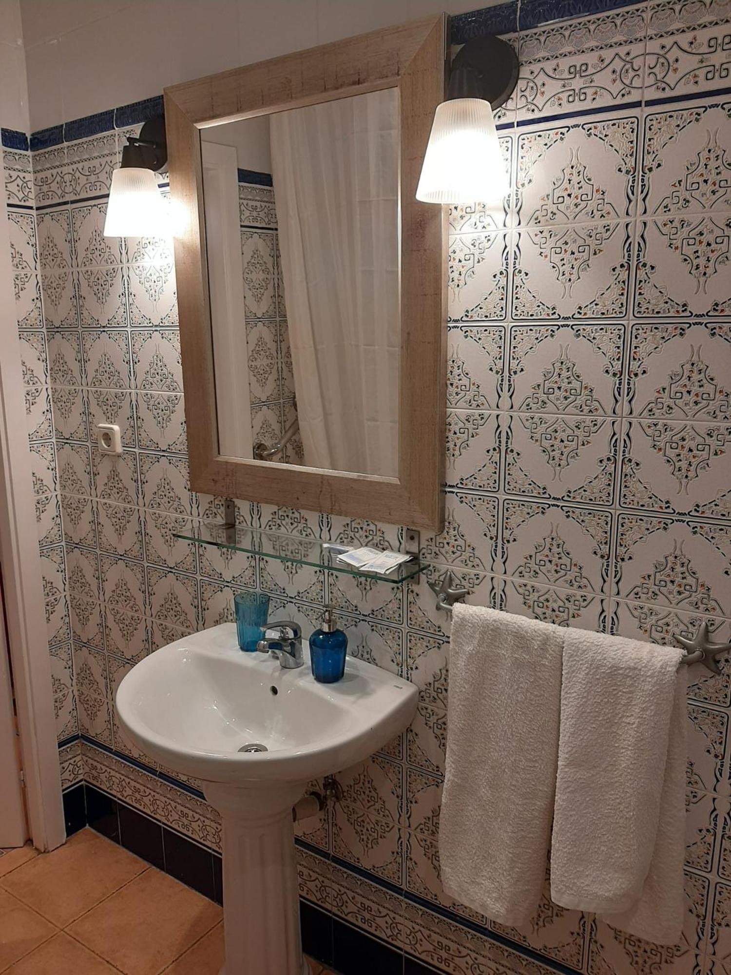 Casa Consell Gran Via, Guest House