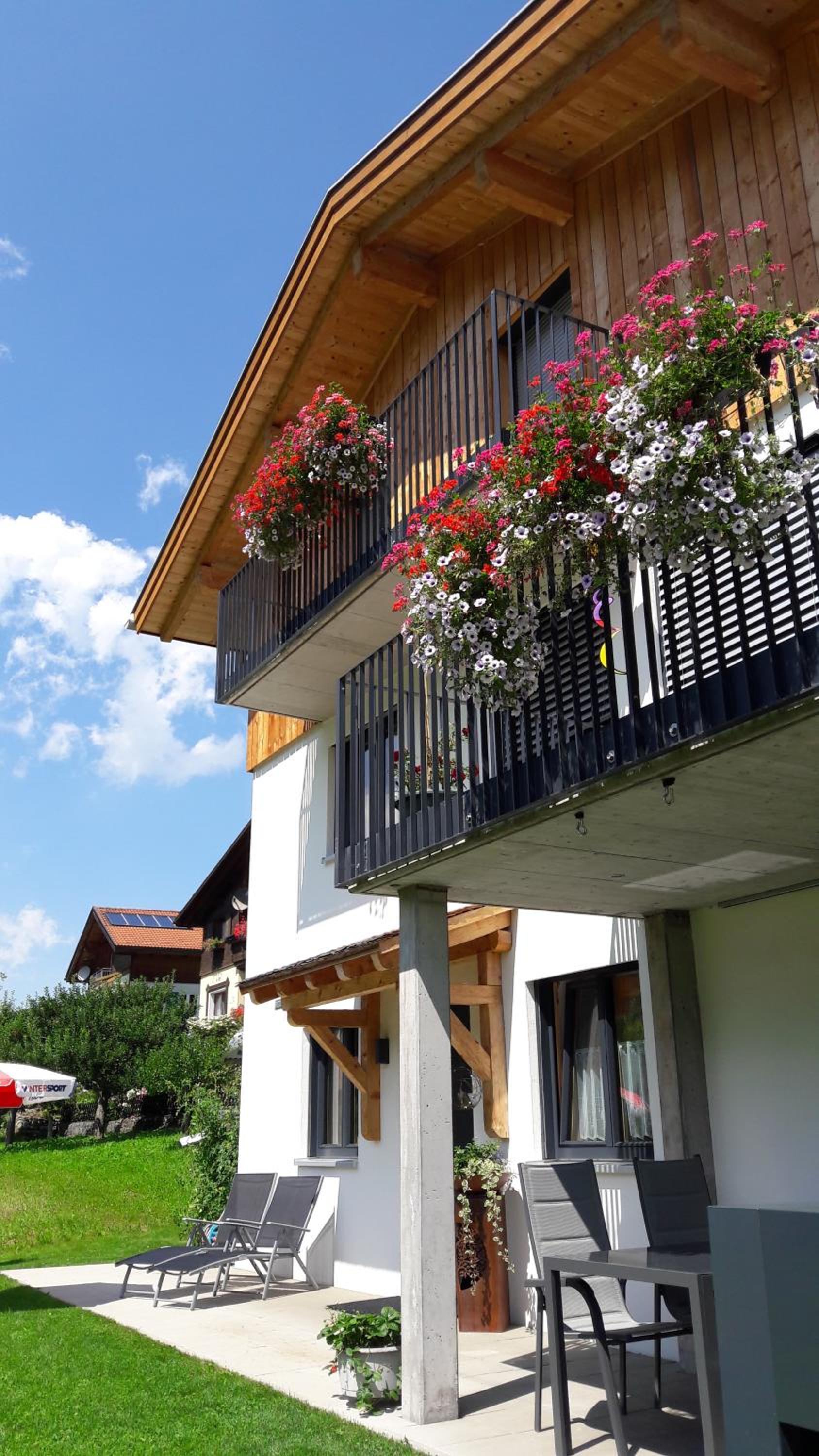 Haus Carmen, Familienfreundliche 4 Edelweiss Ferienwohnung mit TOP Einrichtung view 3
