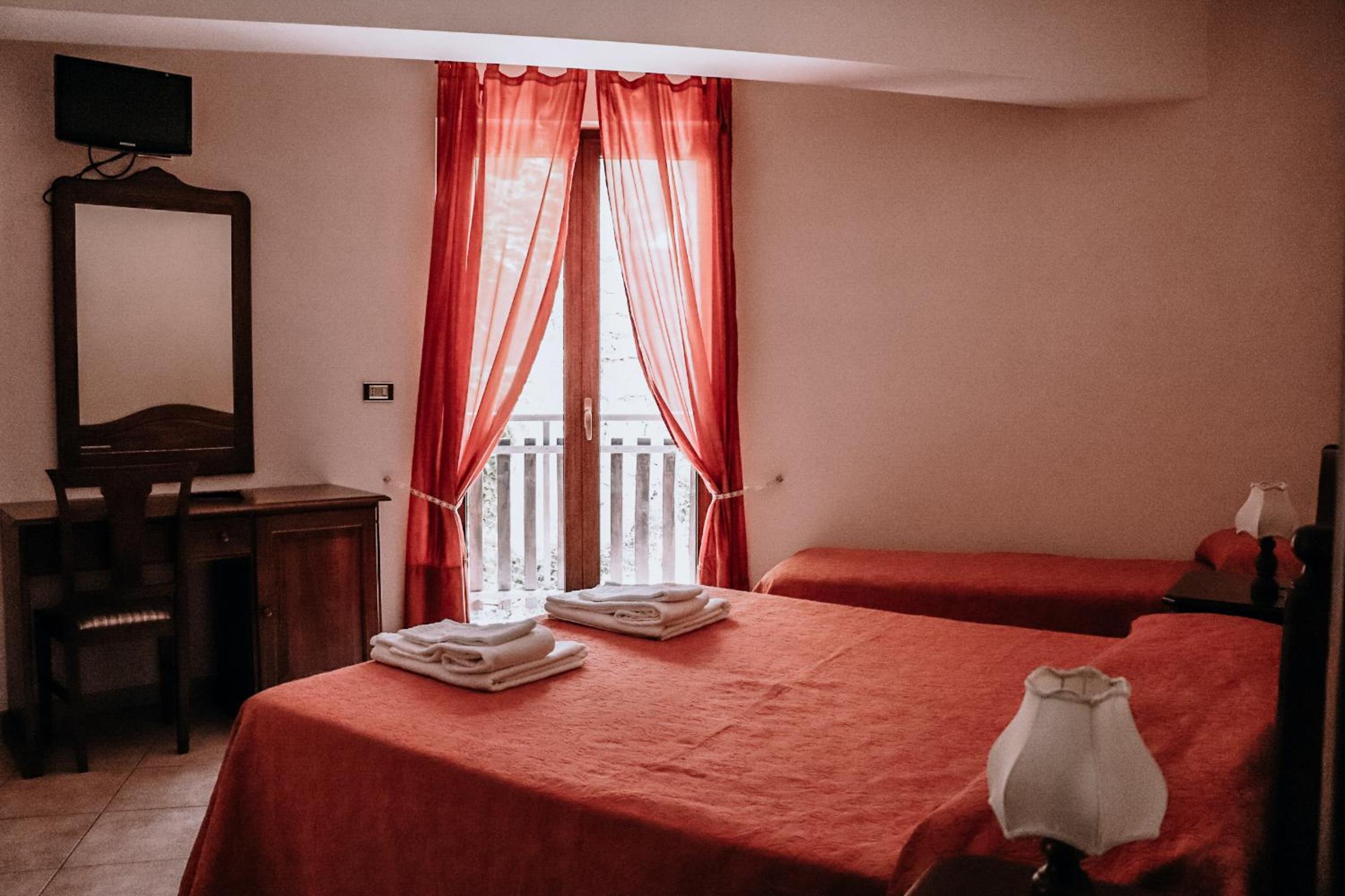 B&B L'antico borgo view 2