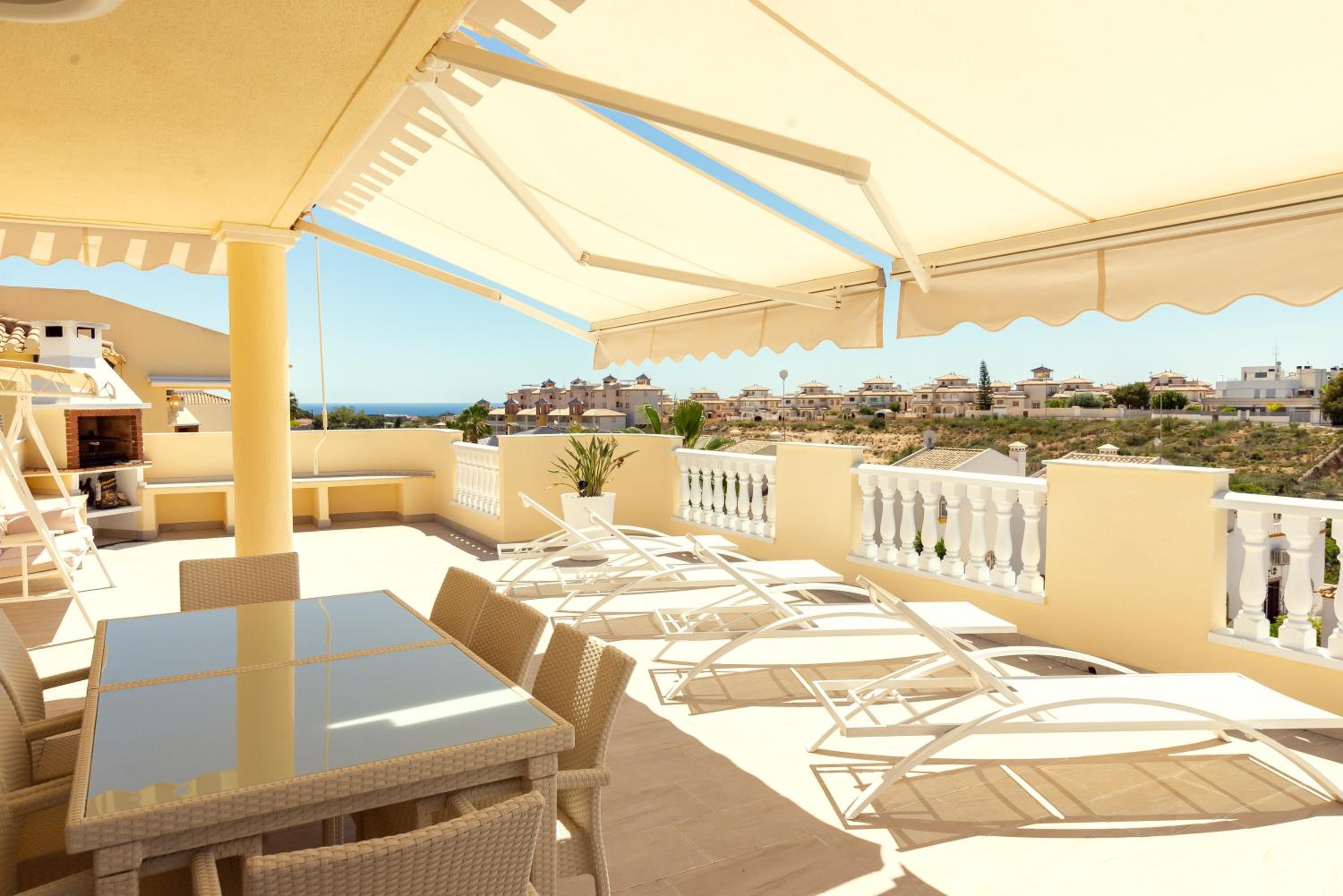 Holiday VILLA GOLF & SEE VIEW Villamartin view 4