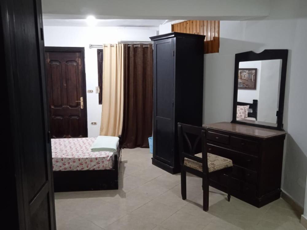 6B Basement chalet 114 4 beds 2 bathrooms on the pool green beach view 4