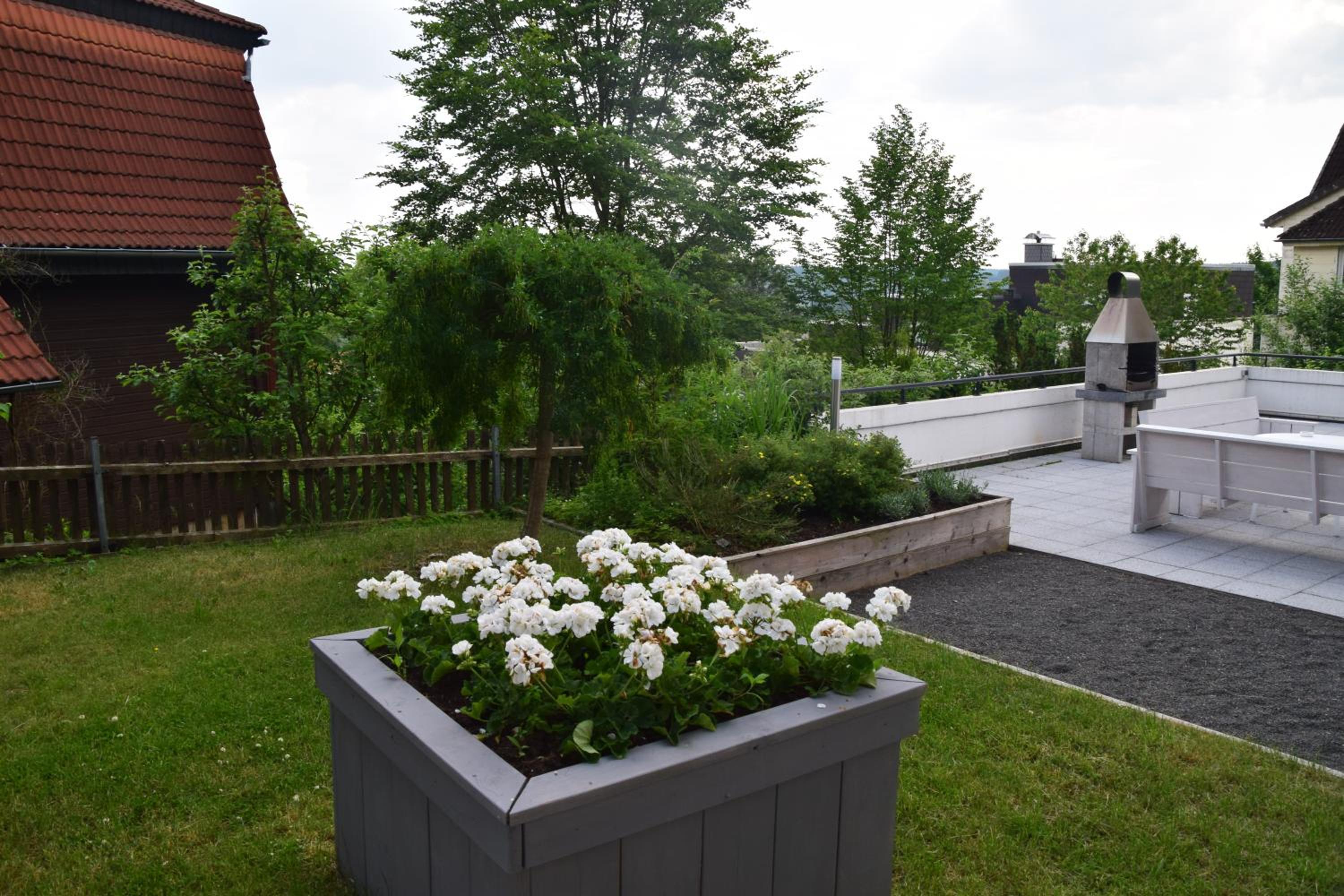 Haus Sonneck - Apartmenthaus - Sonnenterrasse mit Grill - 1-8 Personen - ruhige Lage mit Blick über Braunlage