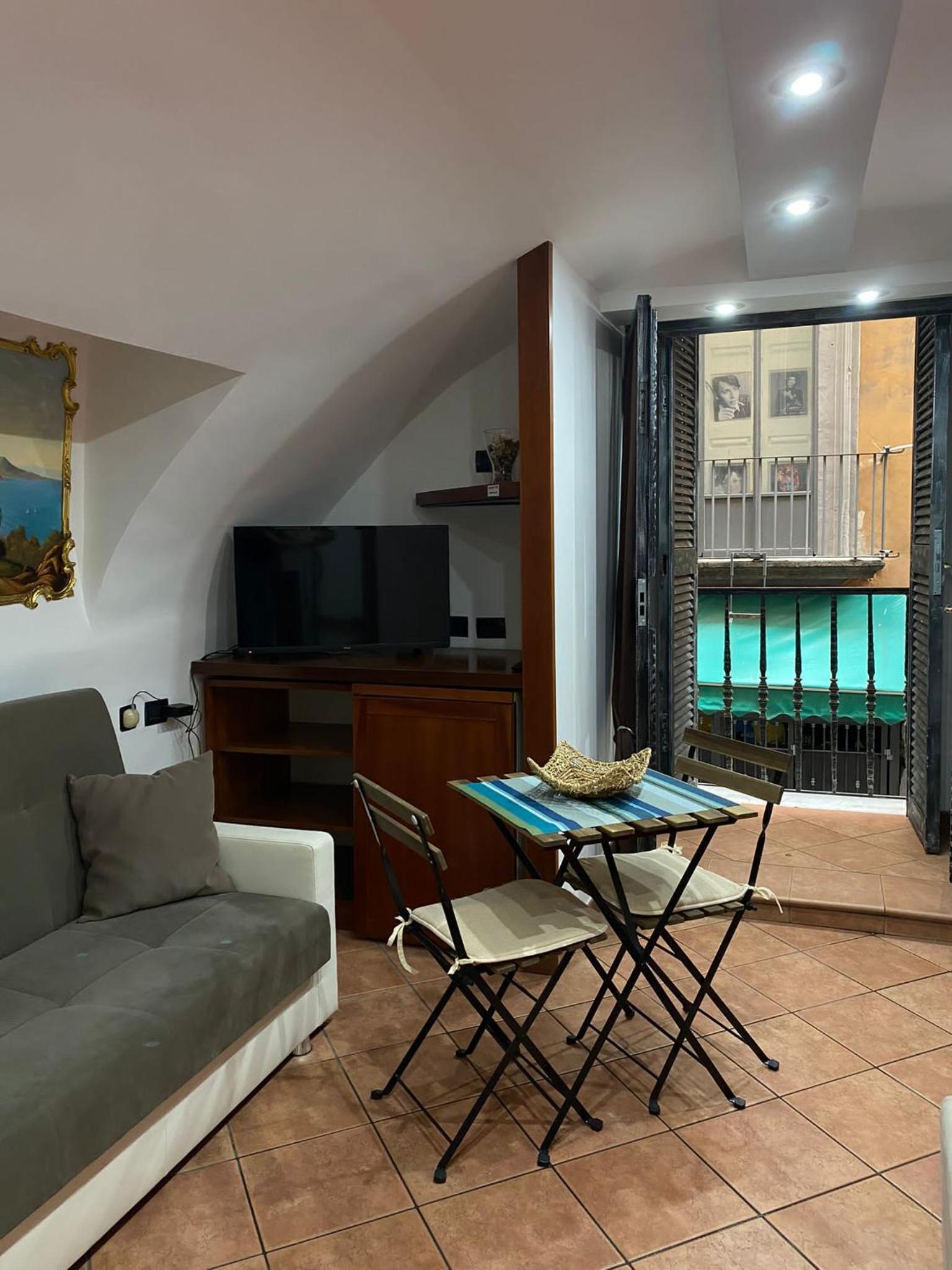 Home in love: balconcino spaccanapoli