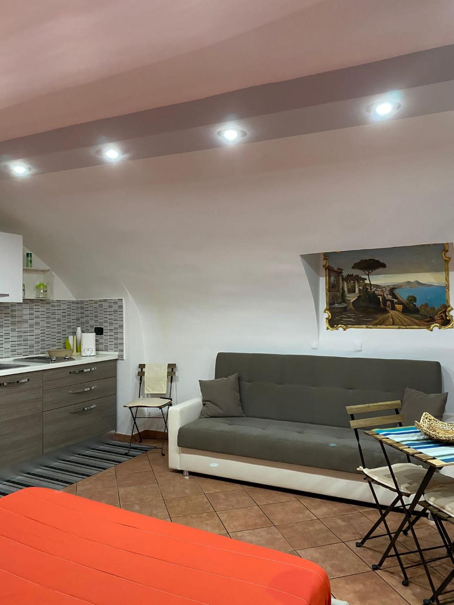 Home in love: balconcino spaccanapoli