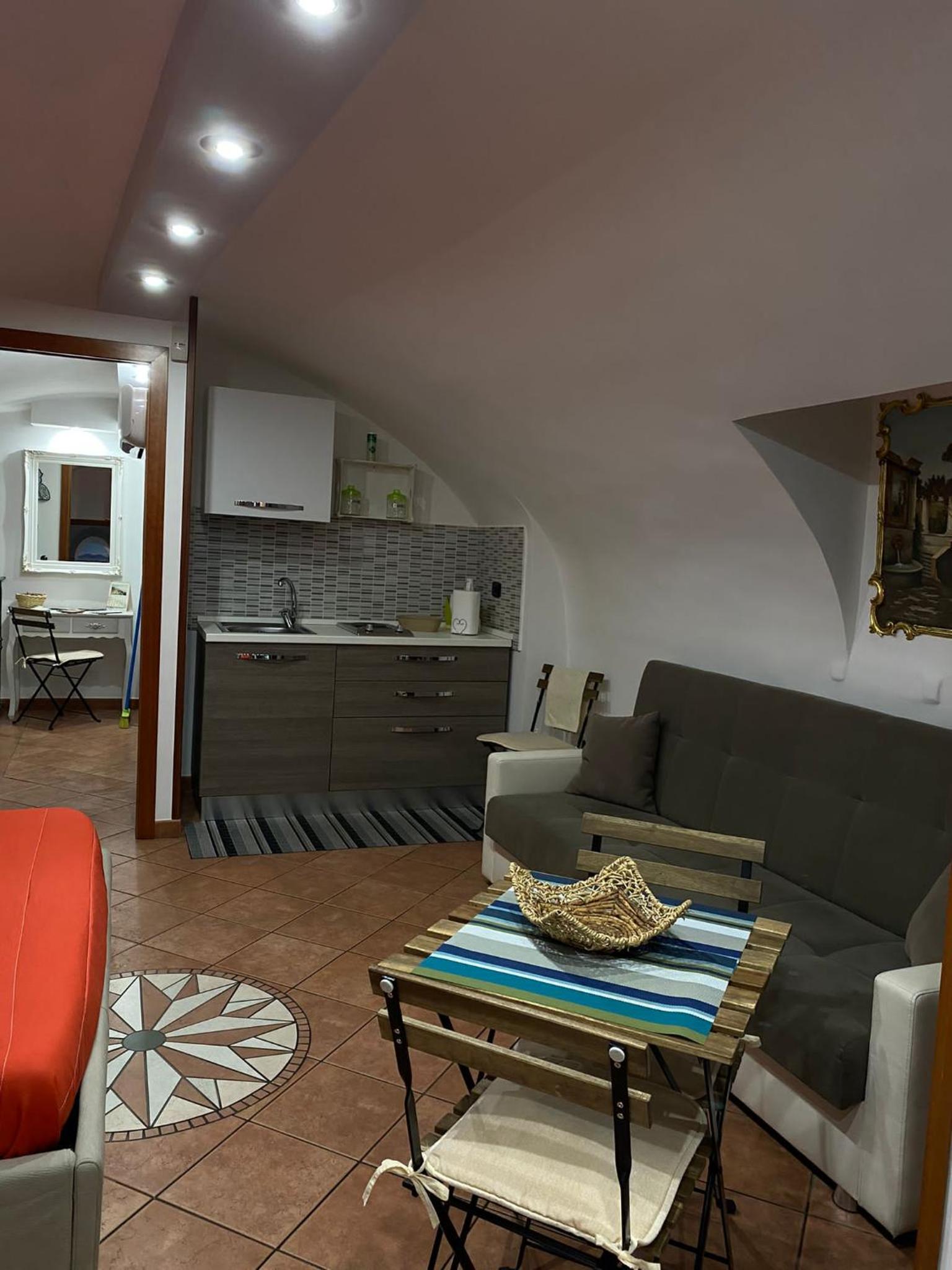 Home in love: balconcino spaccanapoli