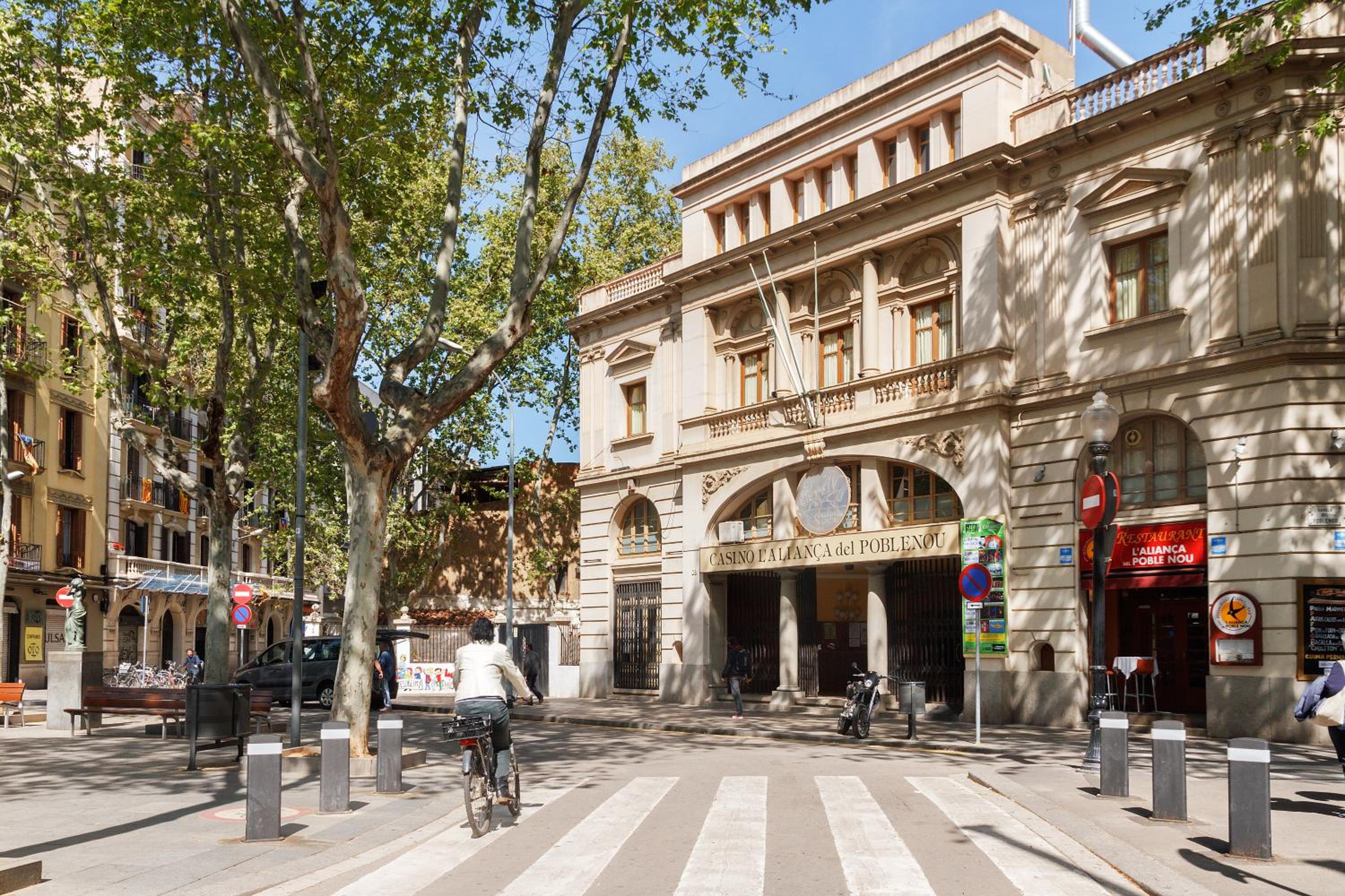 Feelathome Poblenou Beach Apartments
