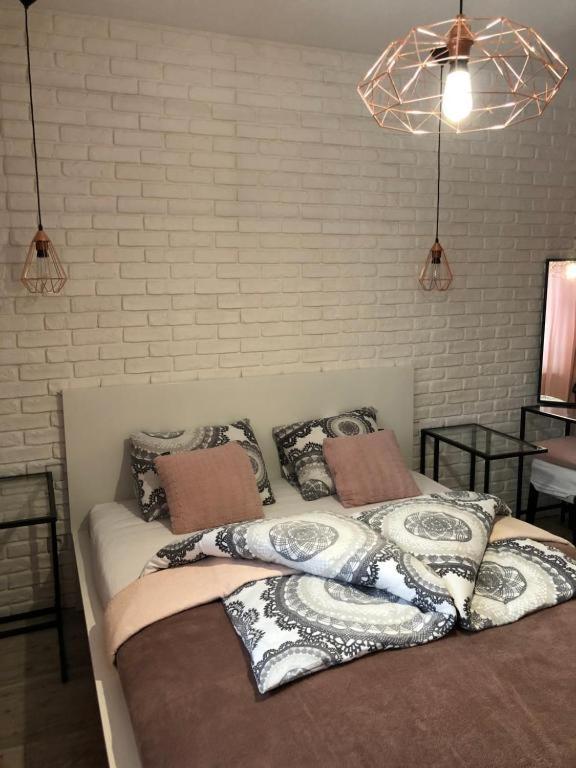 White Viev Rose view 4