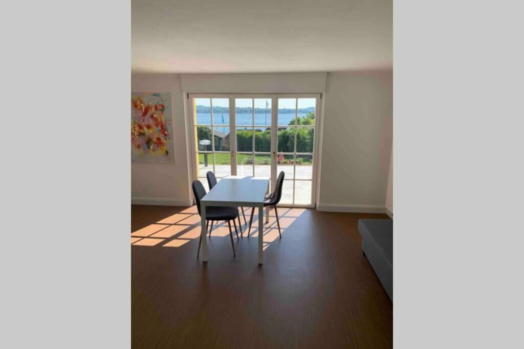 Traumhafter Seeblick mit großer Terrasse view 3