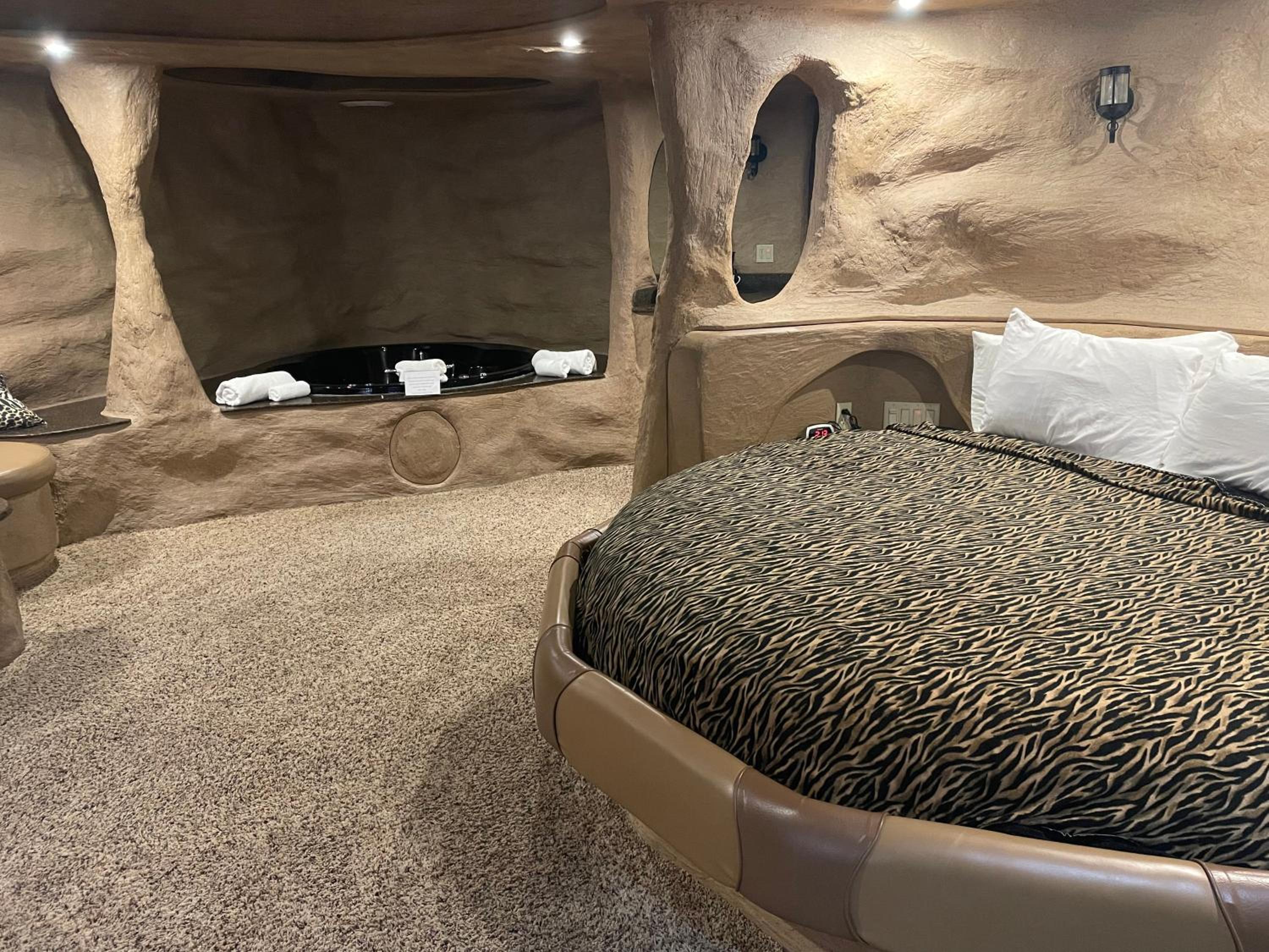 Designer Inn and Suites