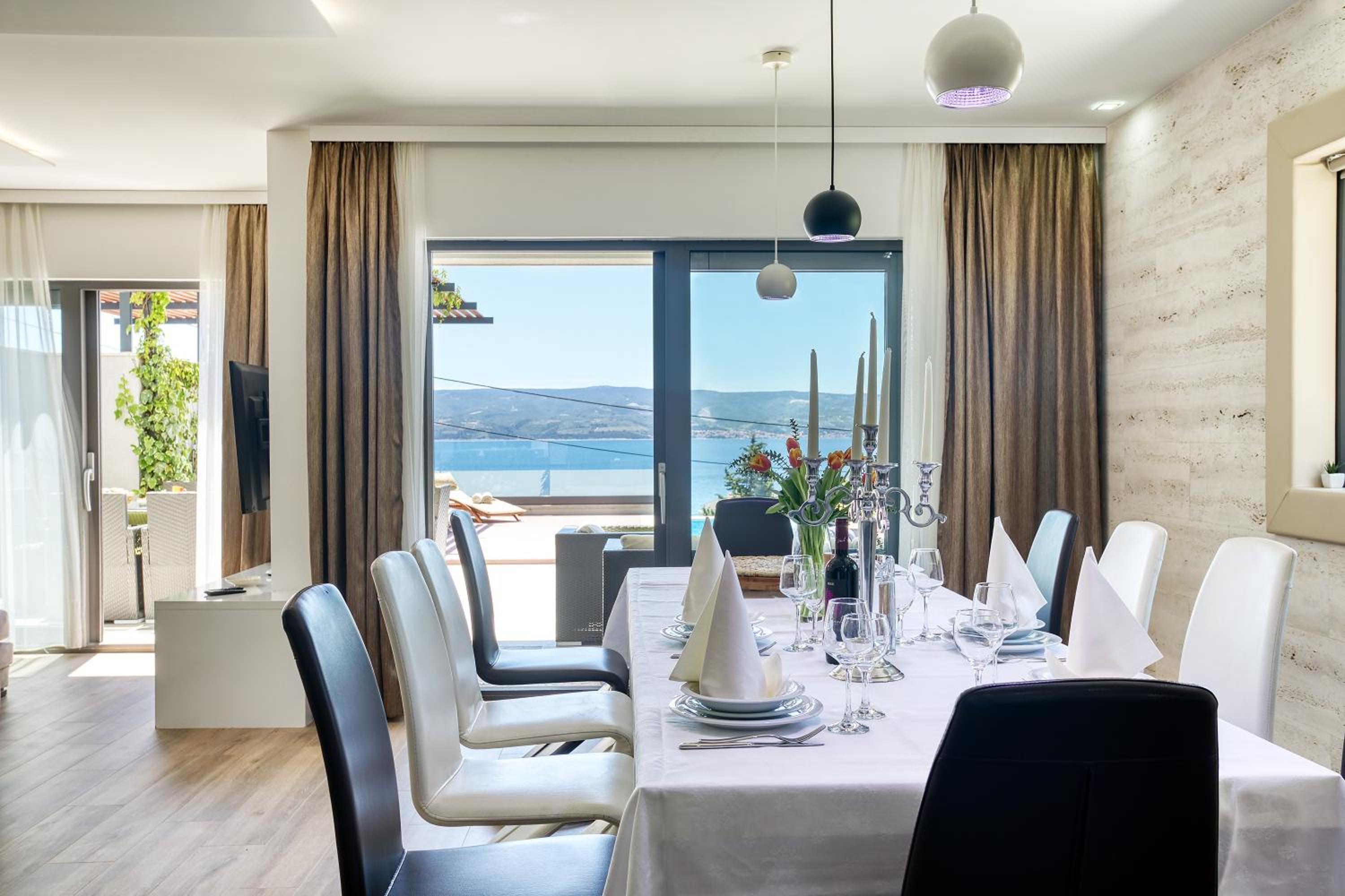 LUXURY VILLA PARADISE 120m from sandy beach, heated pool, billiard, max 12 pax view 5