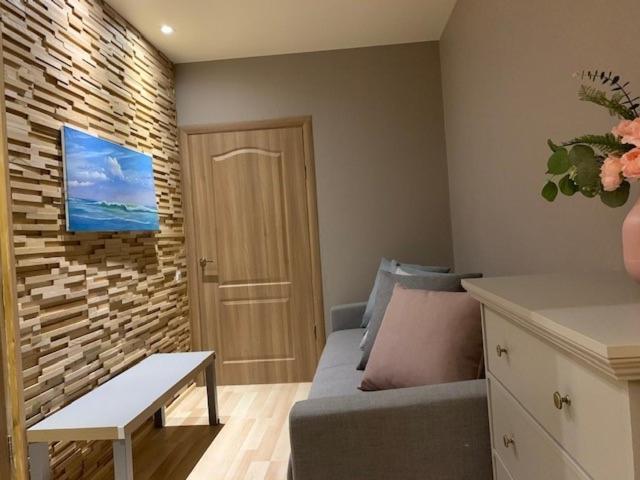 Oak lounge lux apartment view 5