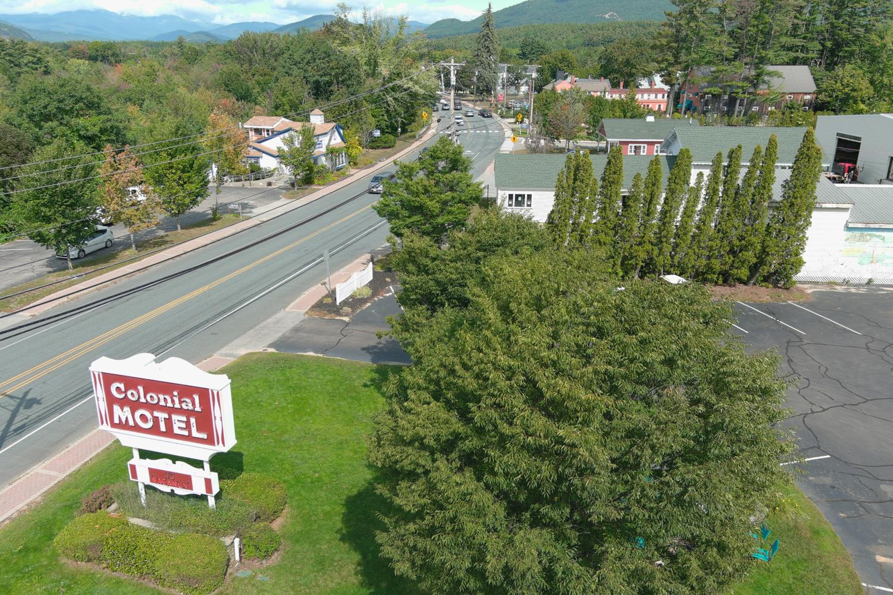 Colonial Motel
