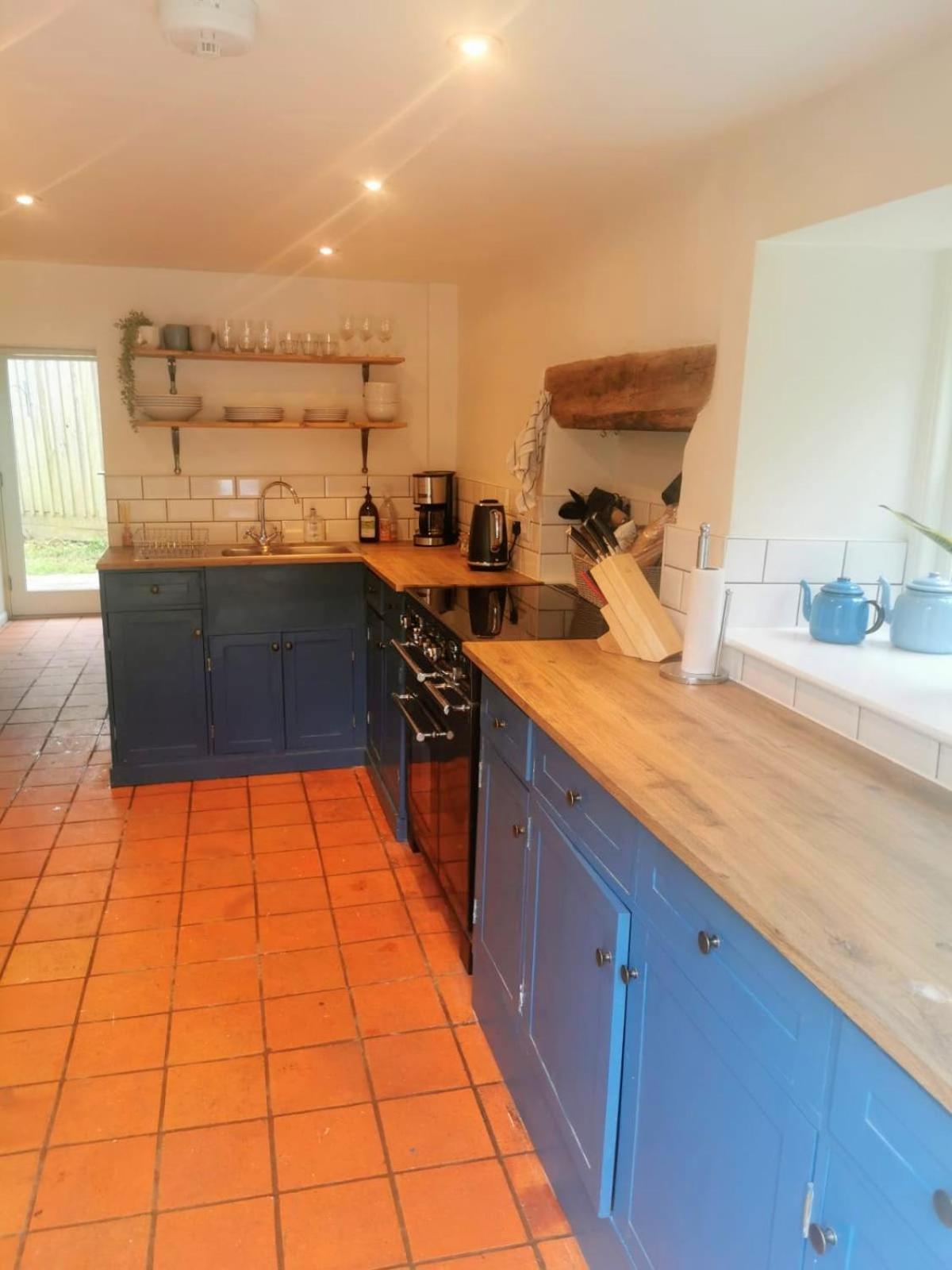 Glenfield Cottage - Secluded Luxury deep in the Oxfordshire Countryside view 2