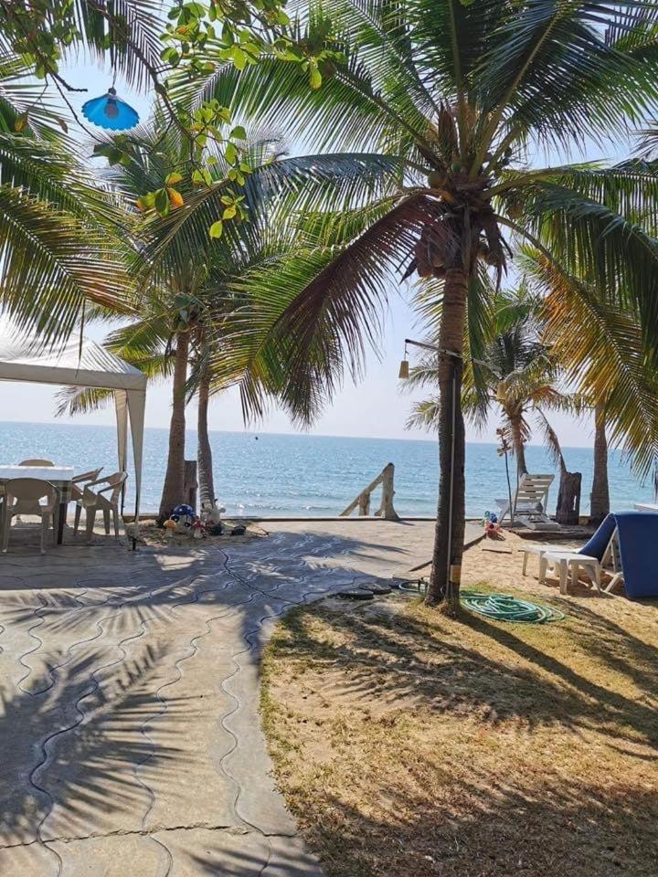 Baanmontra Beach Resort - Bankrut