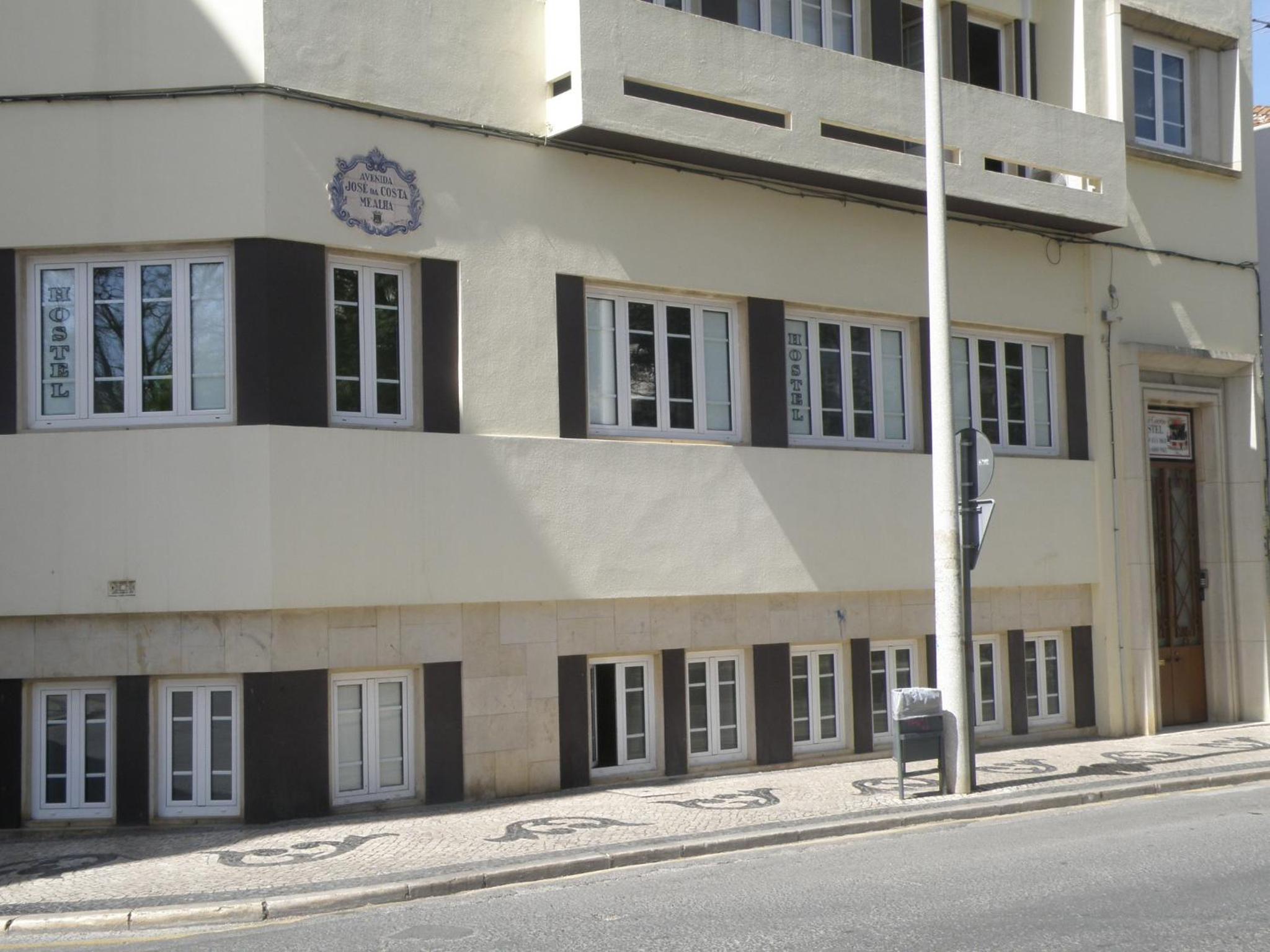 Hotel Loulé Coreto Hostel - Image 1