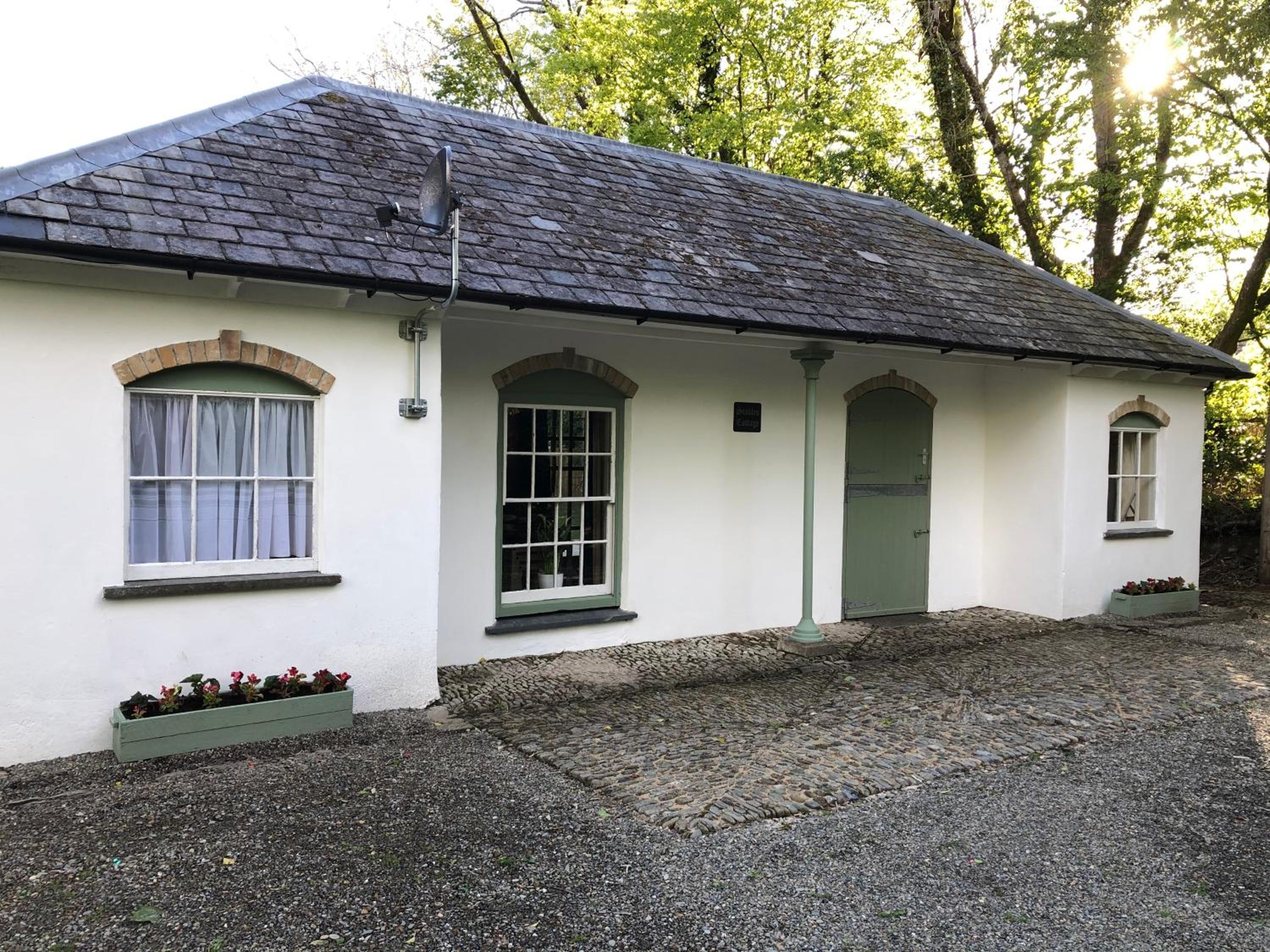 Idyllic Location, Stunning Views, Relax Refresh in Peace Comfort view 3