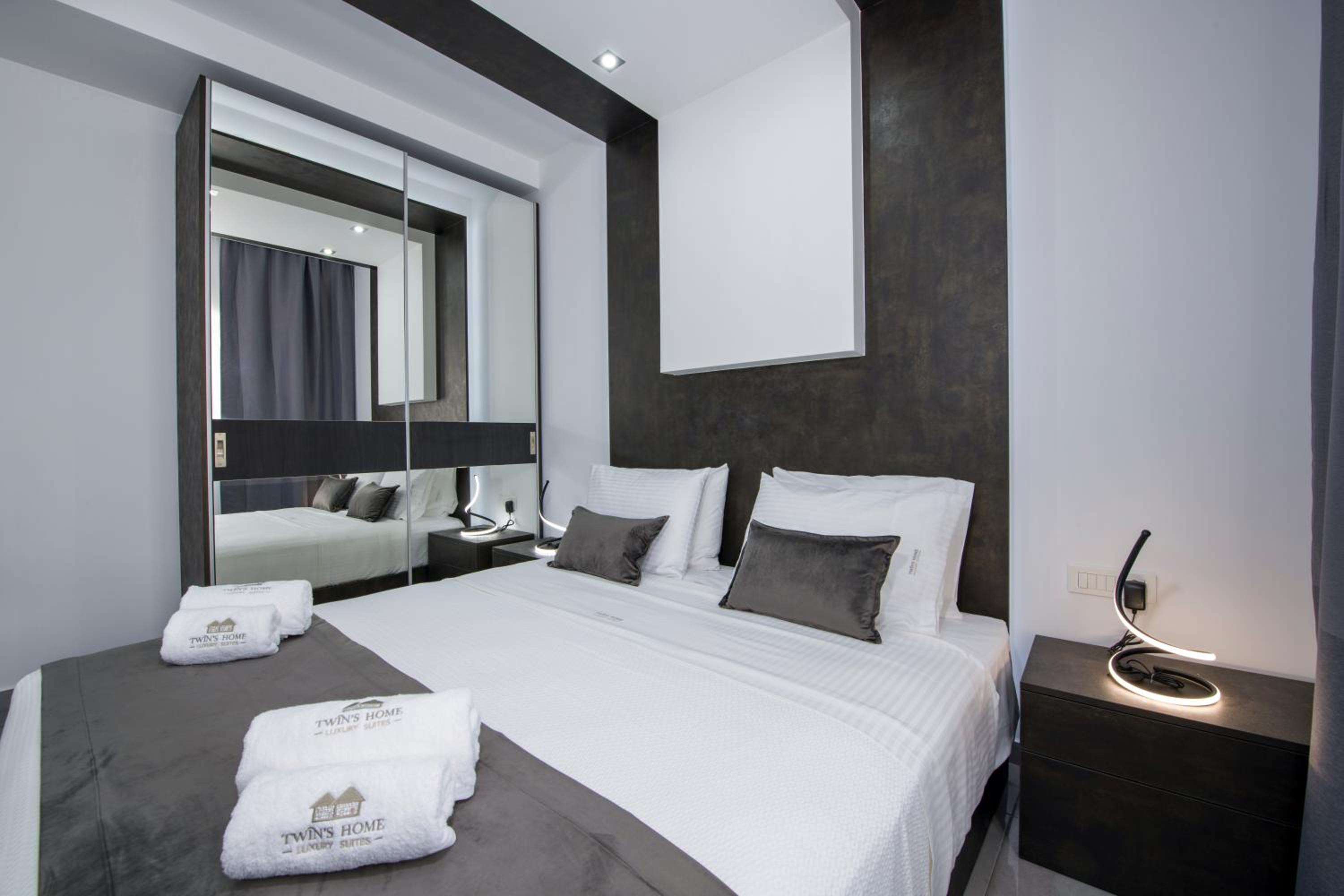 Twin's Home Luxury Suites photo 2
