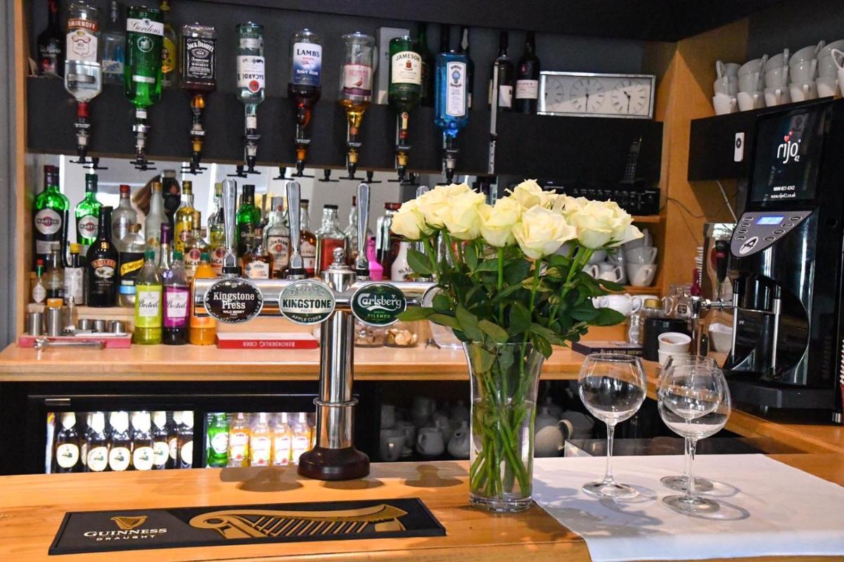 bar