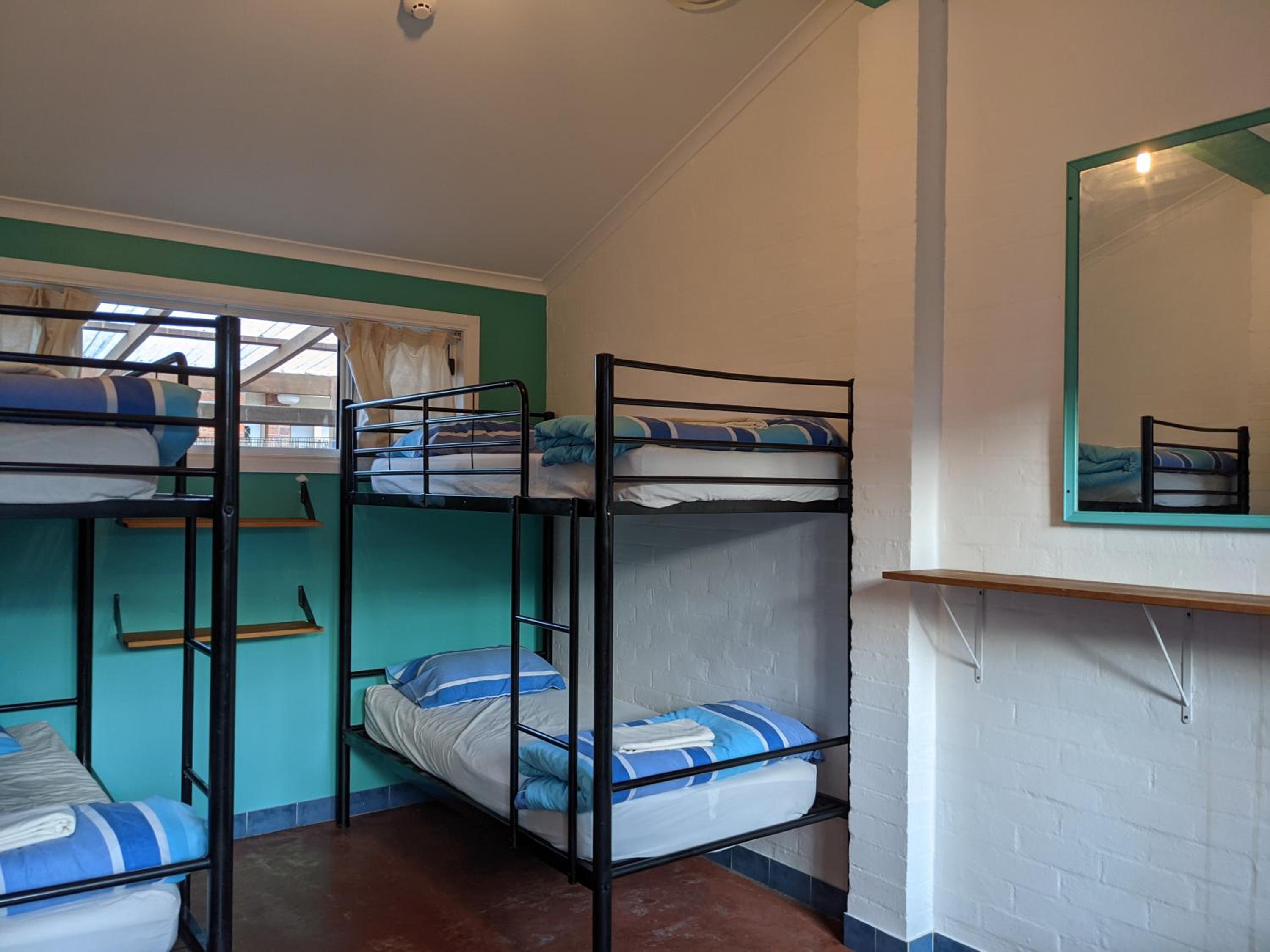 Ozzie Pozzie Backpackers