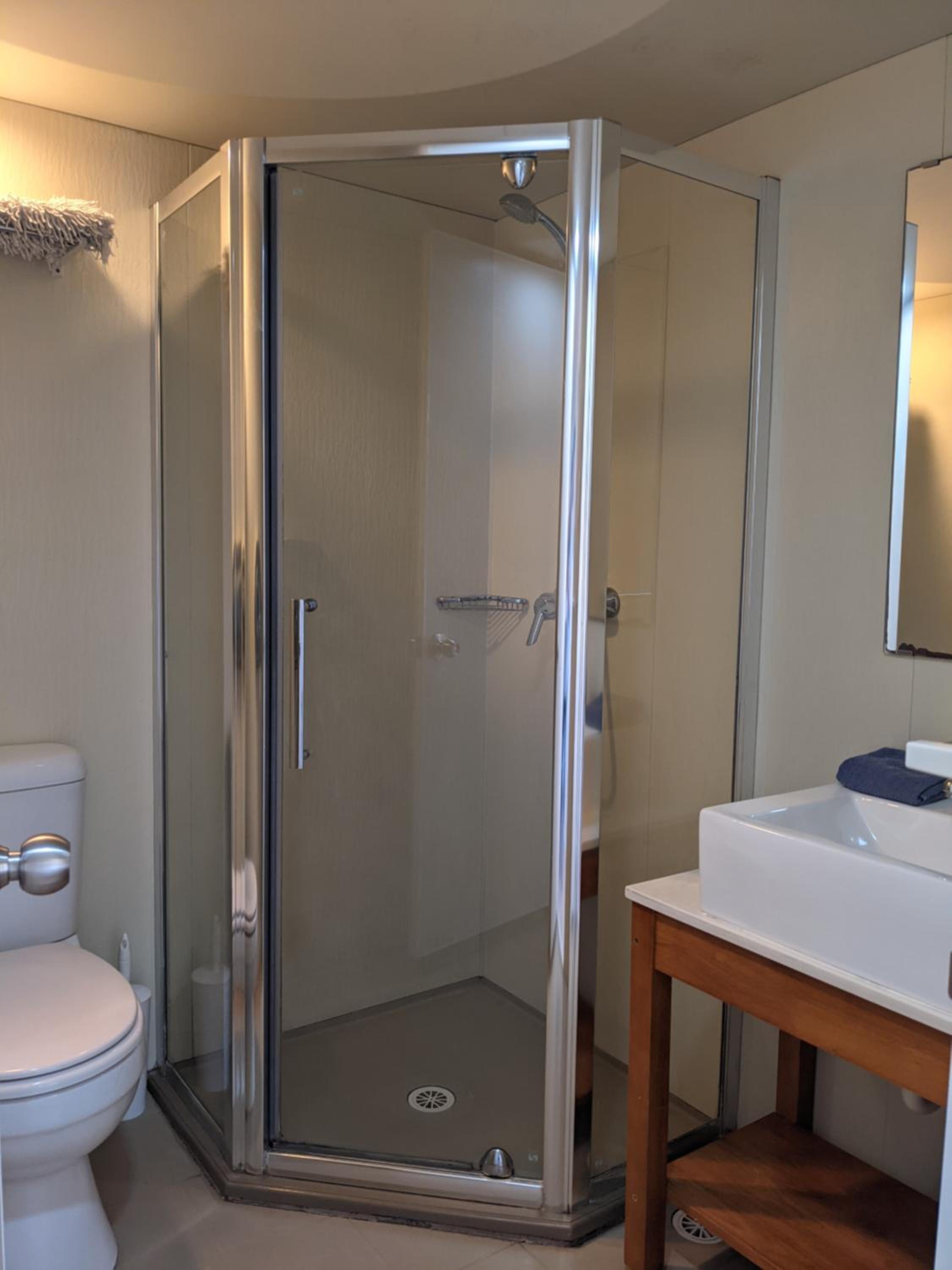Ozzie Pozzie Backpackers