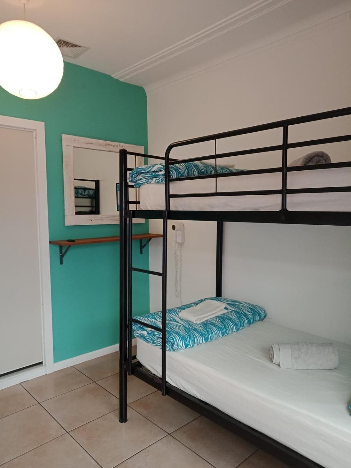 Ozzie Pozzie Backpackers