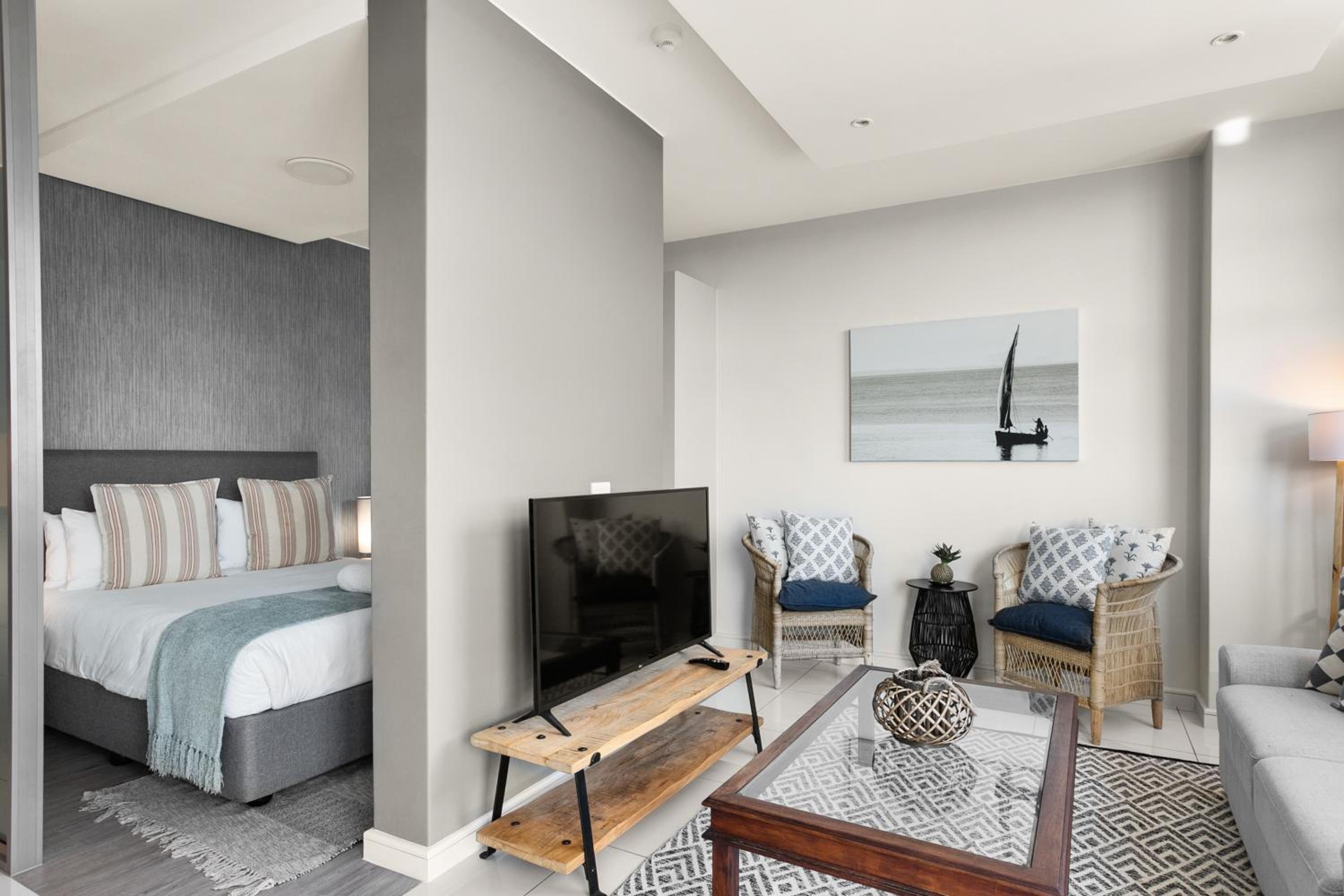 The Median Apartments photo 5