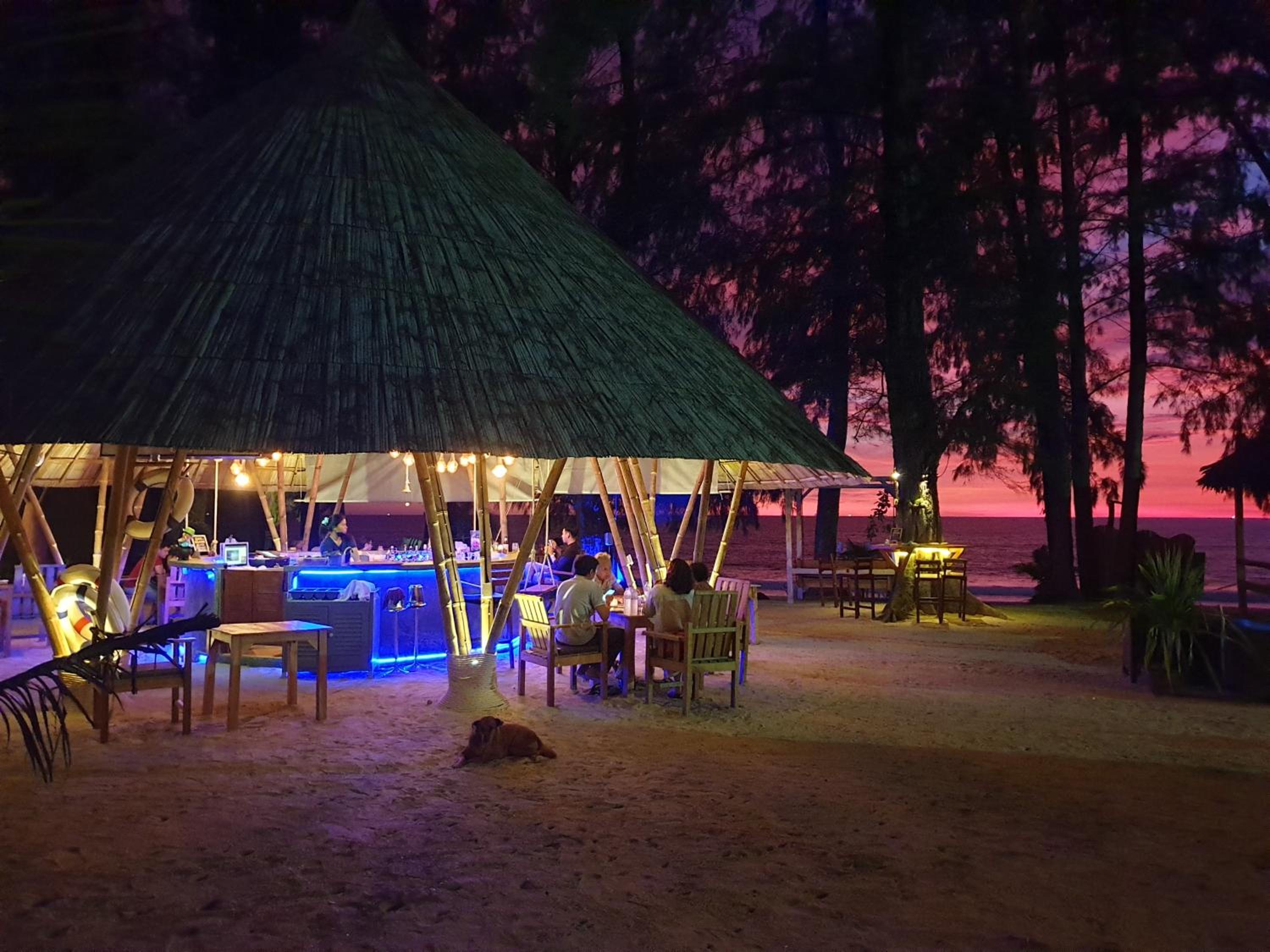 Long Beach Chalet - SHA Extra Plus