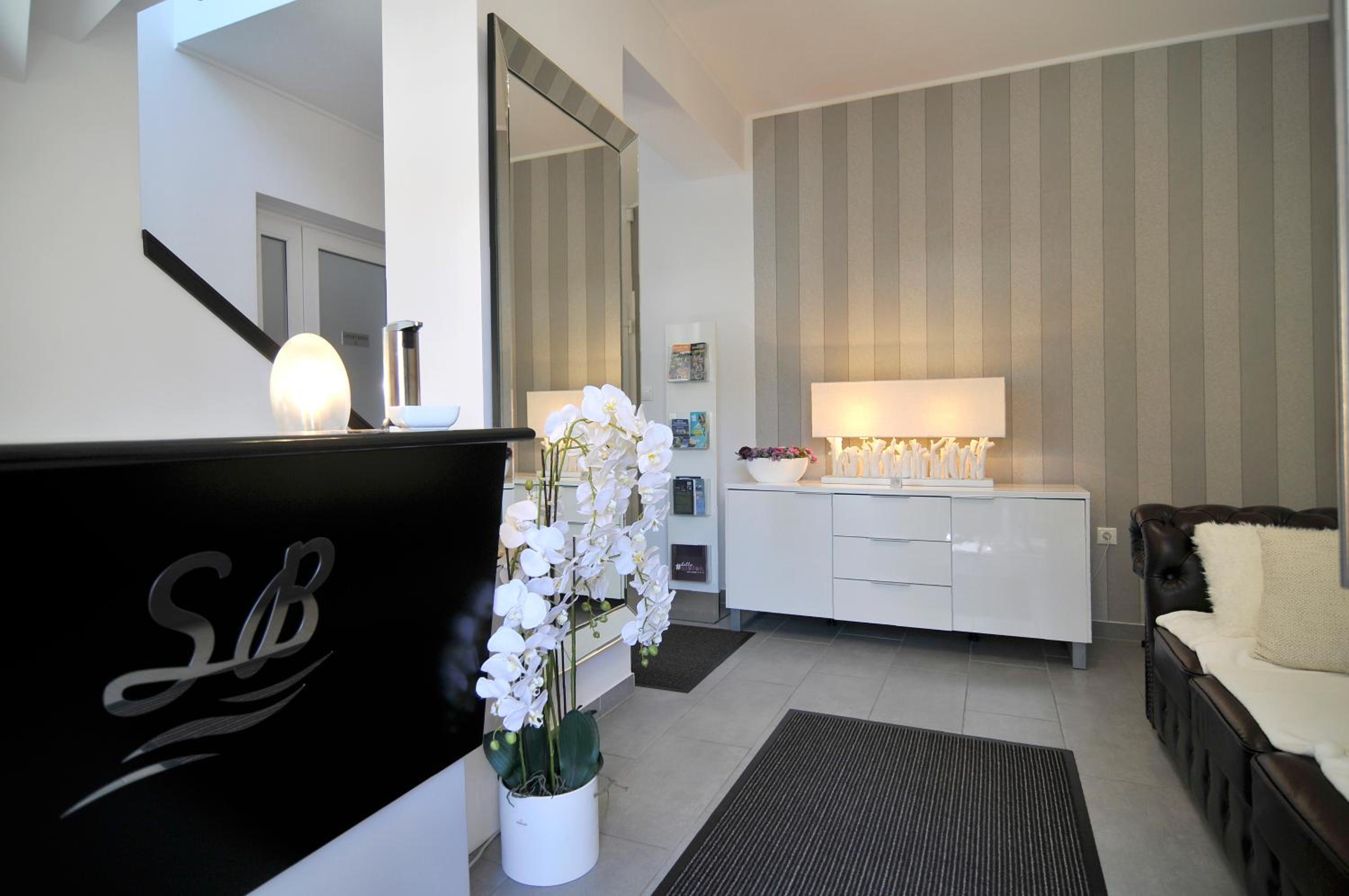 Silver Beach Apartments view 5