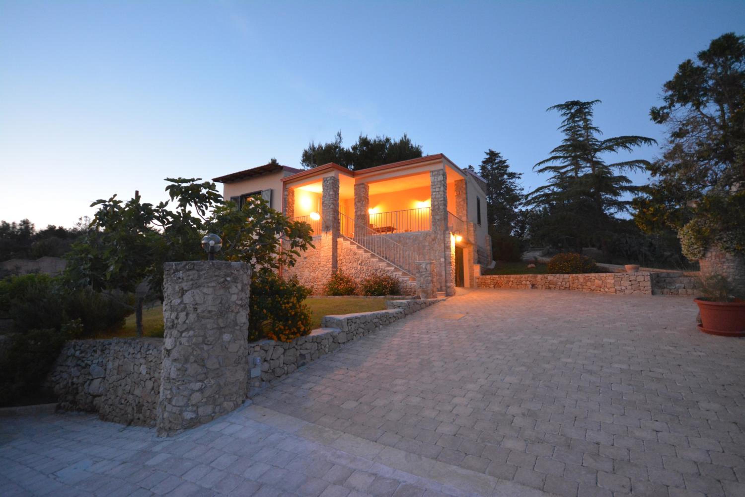 Villetta Crumisi view 2